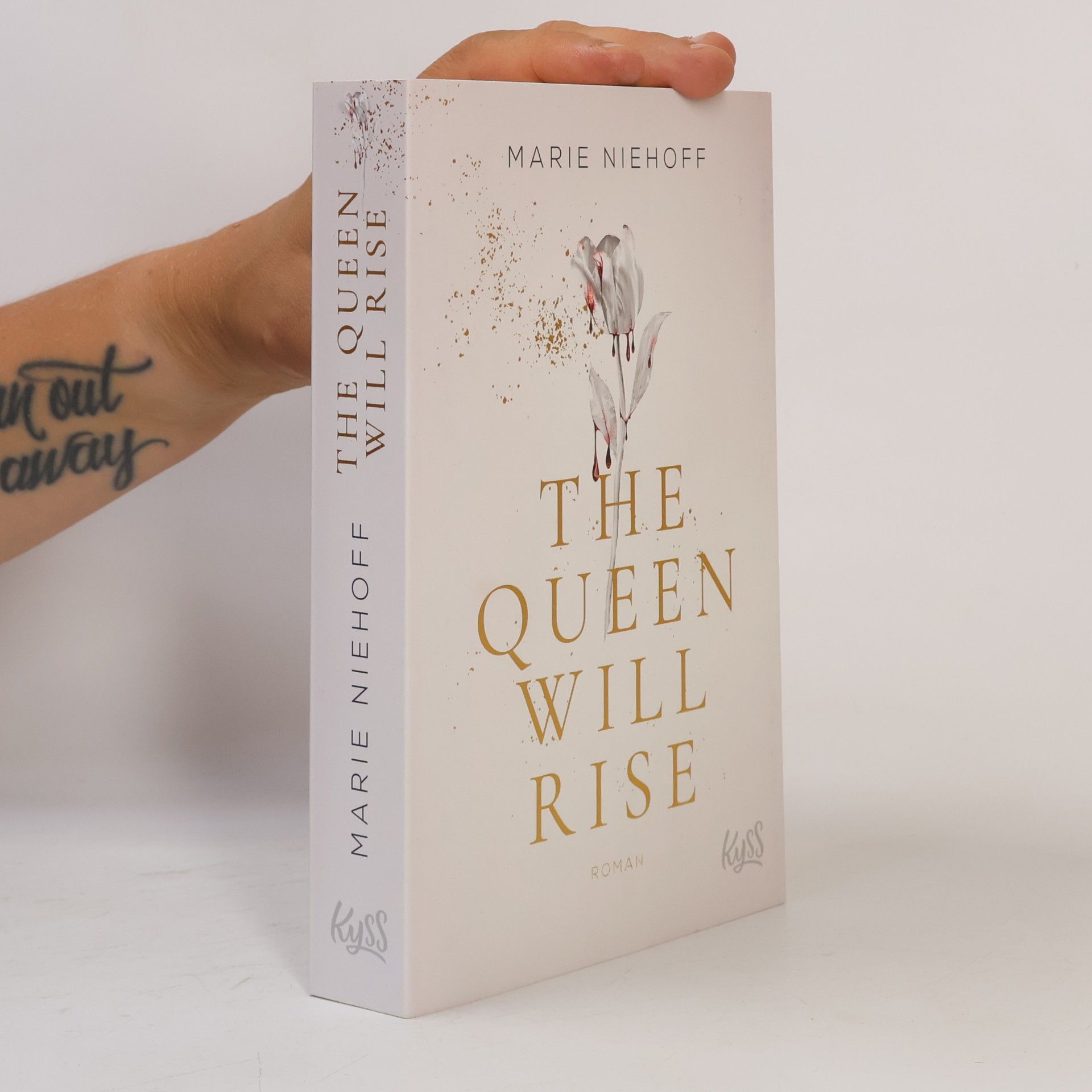 Marie Niehoff The Queen Will Rise