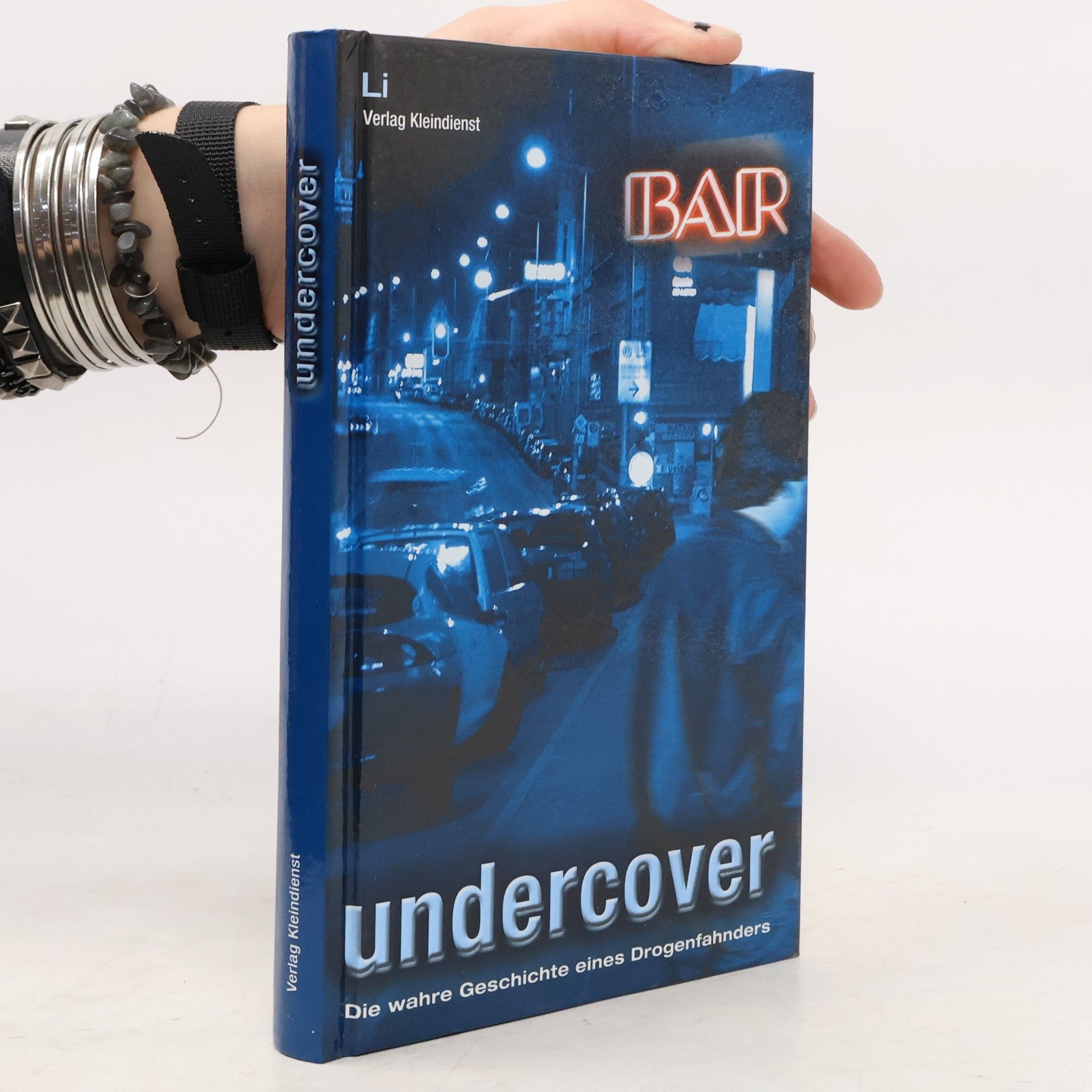Li Undercover