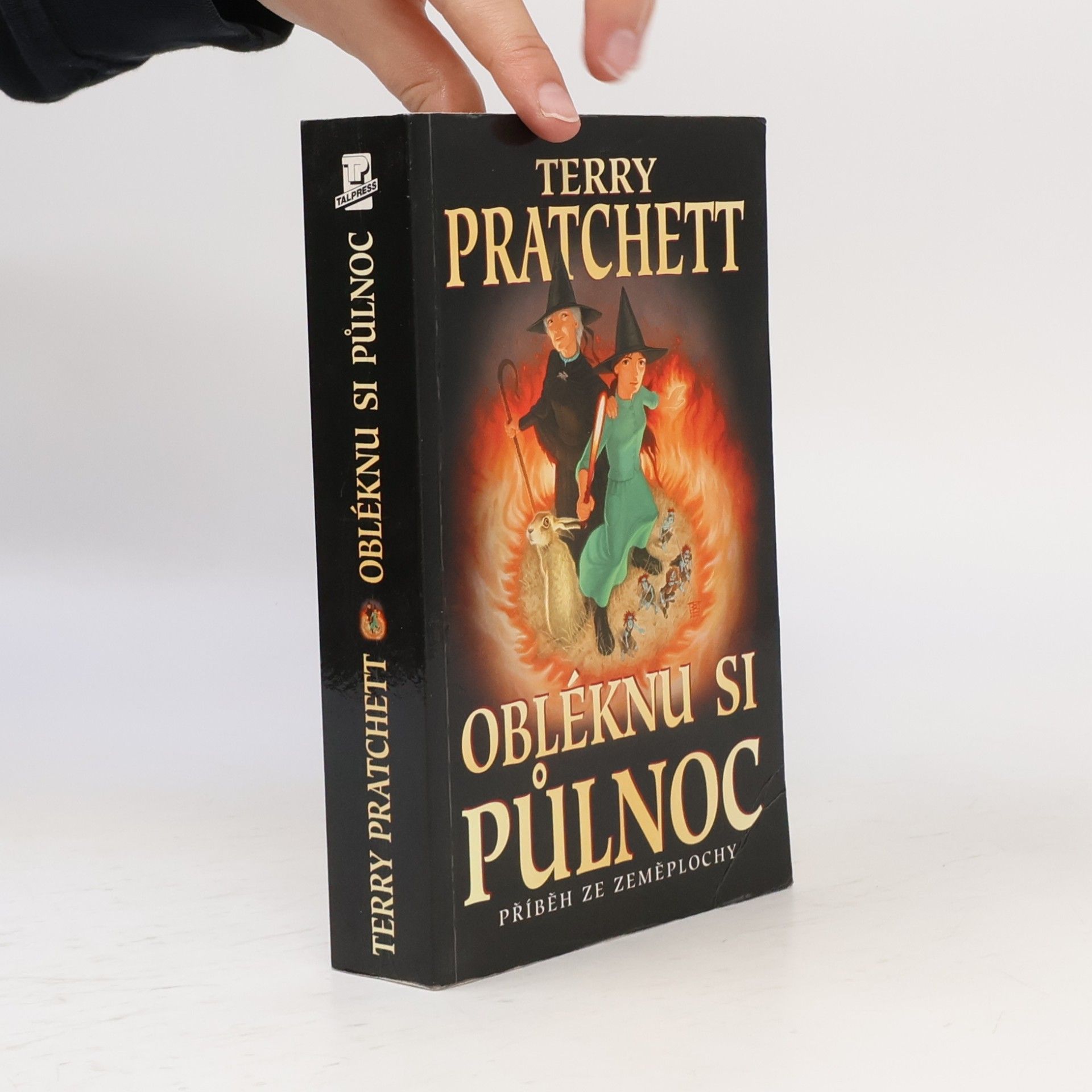 Terry Pratchett Obléknu si půlnoc