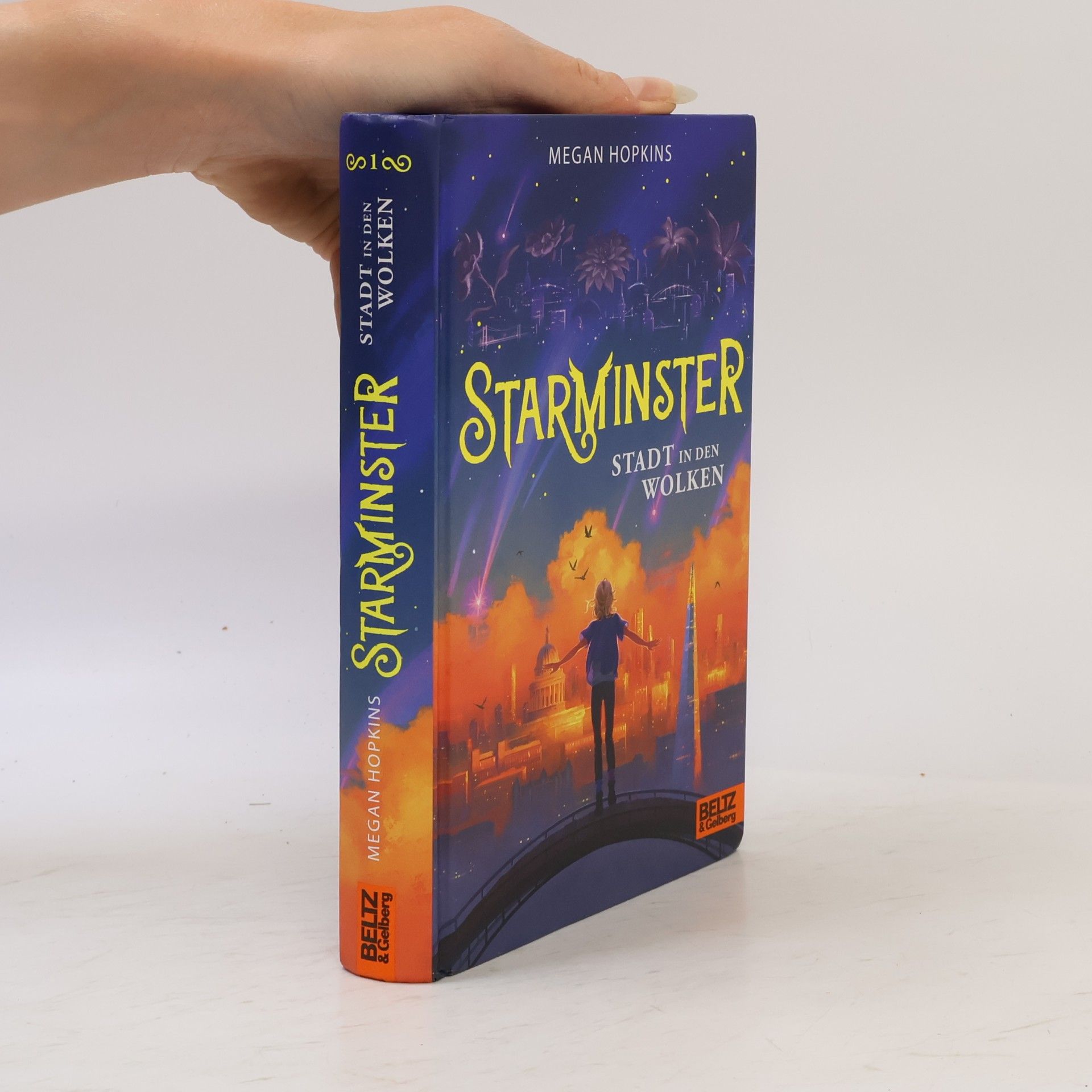 Megan Hopkins Starminster - Stadt in den Wolken