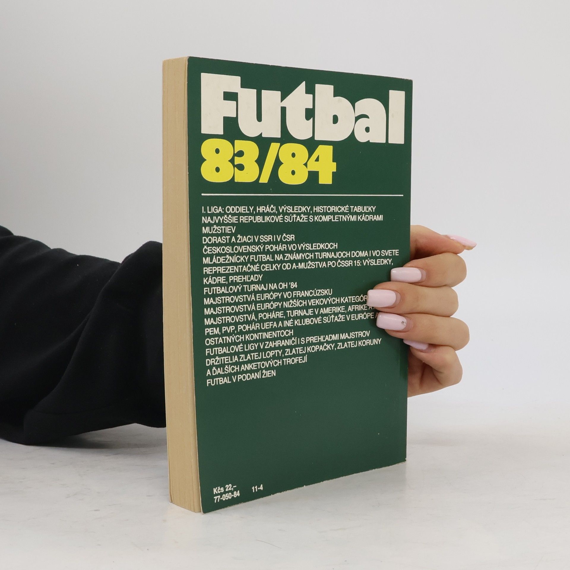 Various authors Futbal: Ročenka 83/84