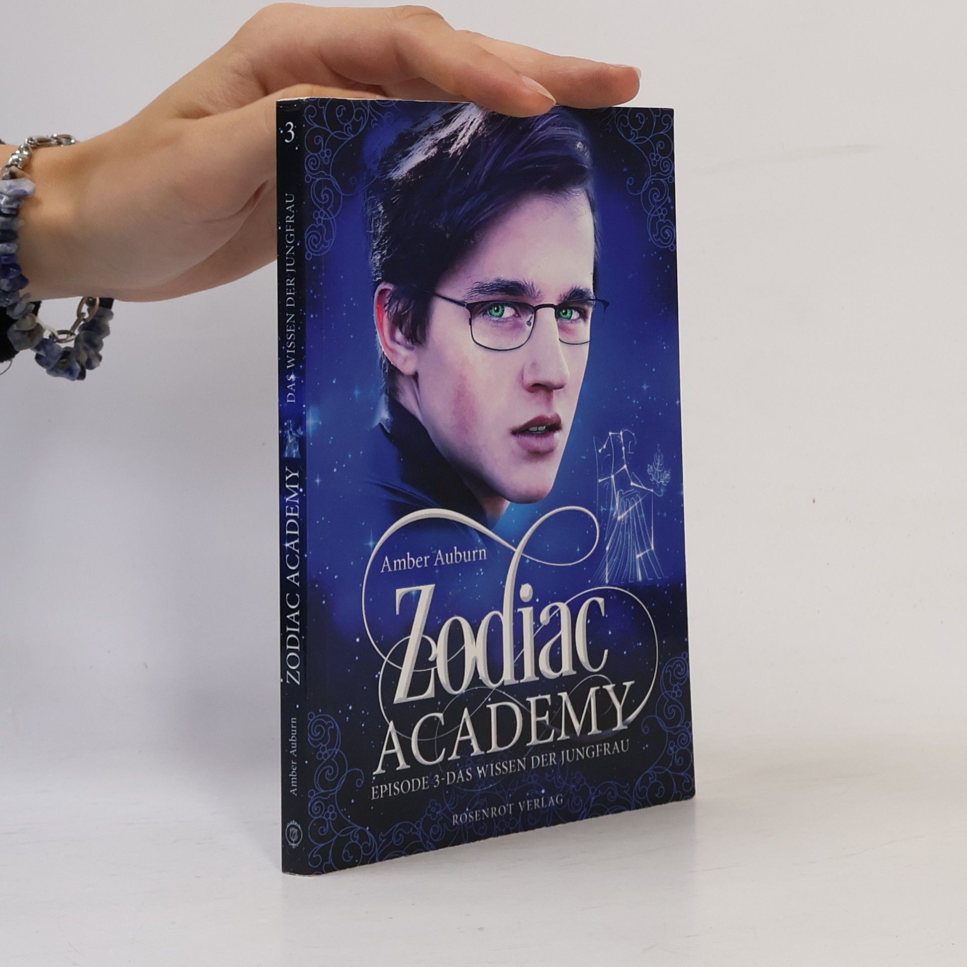 Amber Auburn Zodiac Academy 3