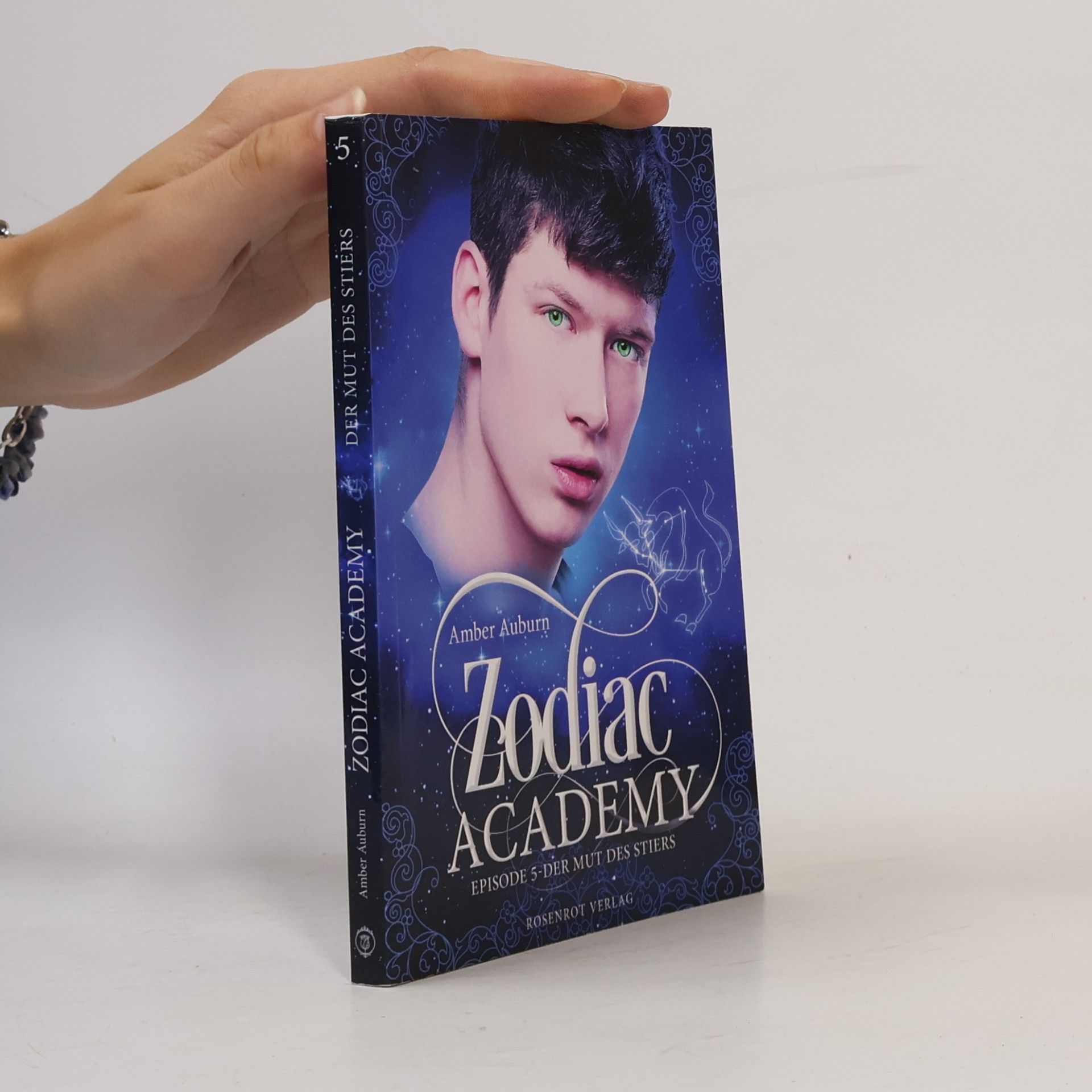 Amber Auburn Zodiac Academy