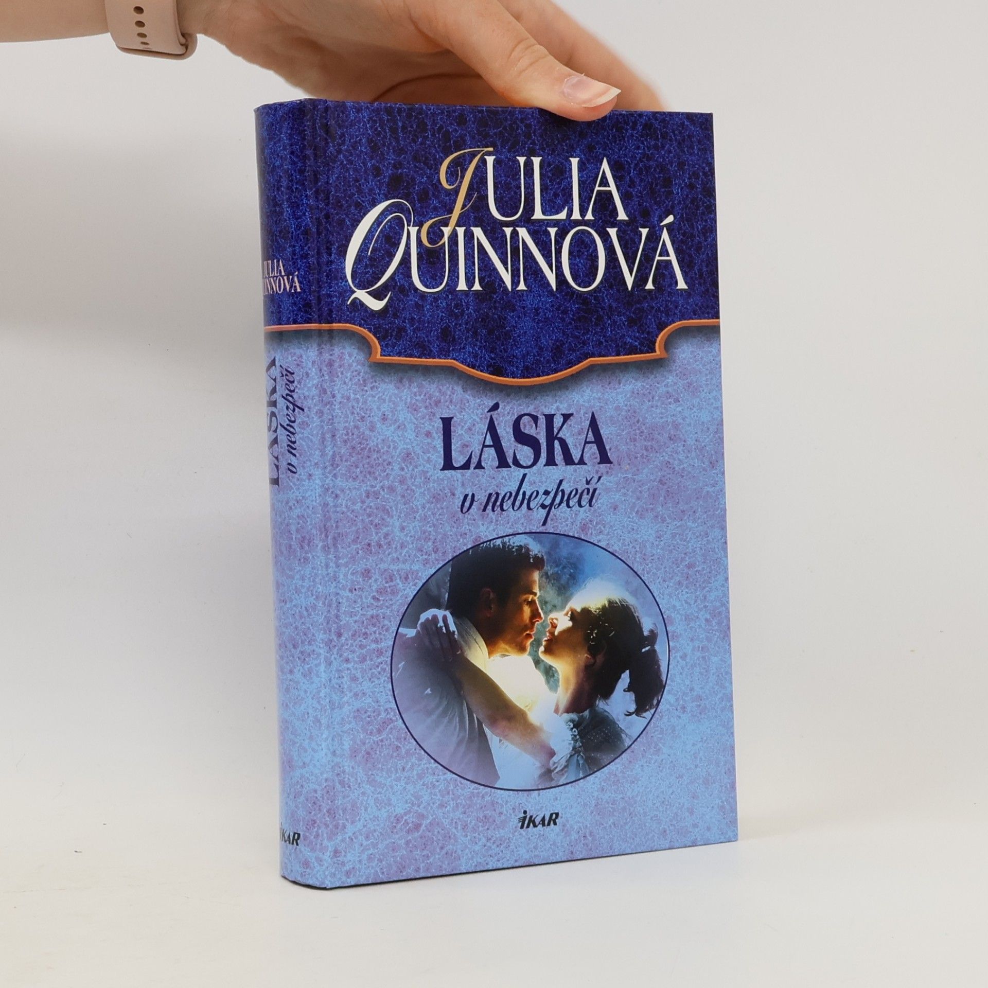 Julie Quinnová Láska v nebezpečí