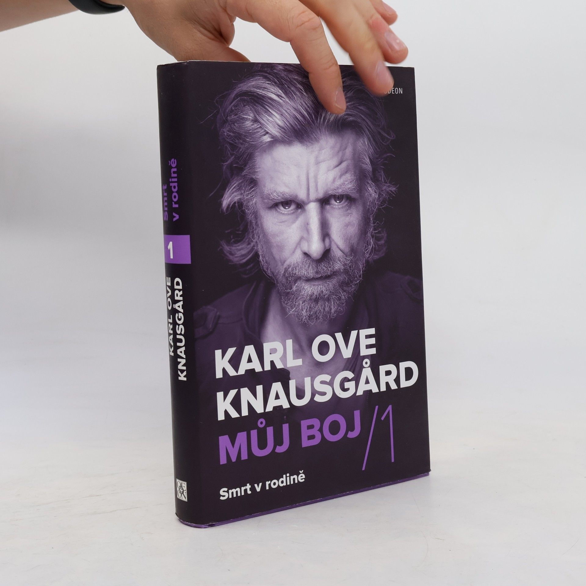 Karl Ove Knausgård Můj boj. 1, Smrt v rodině