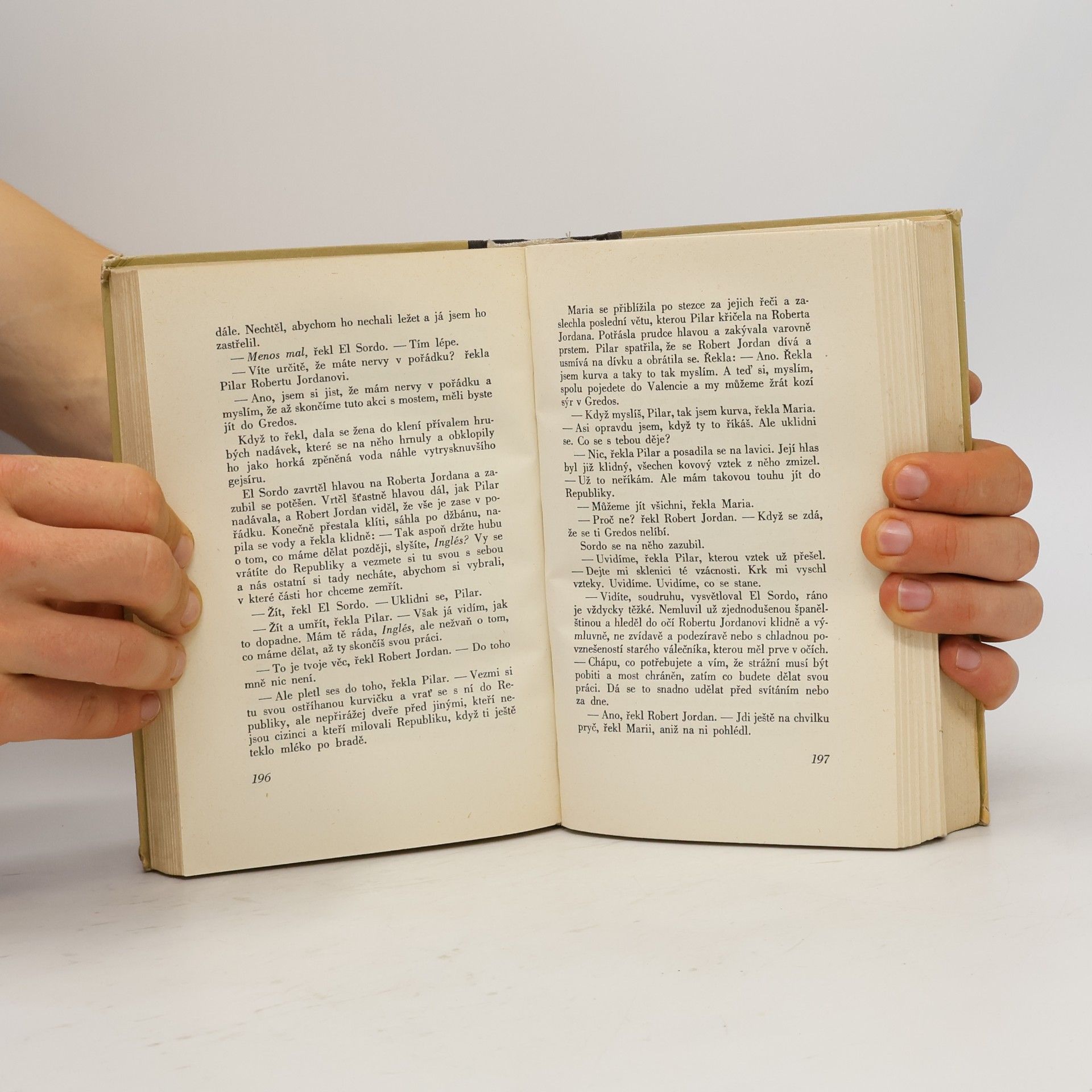 Ernest Hemingway Komu zvoní hrana