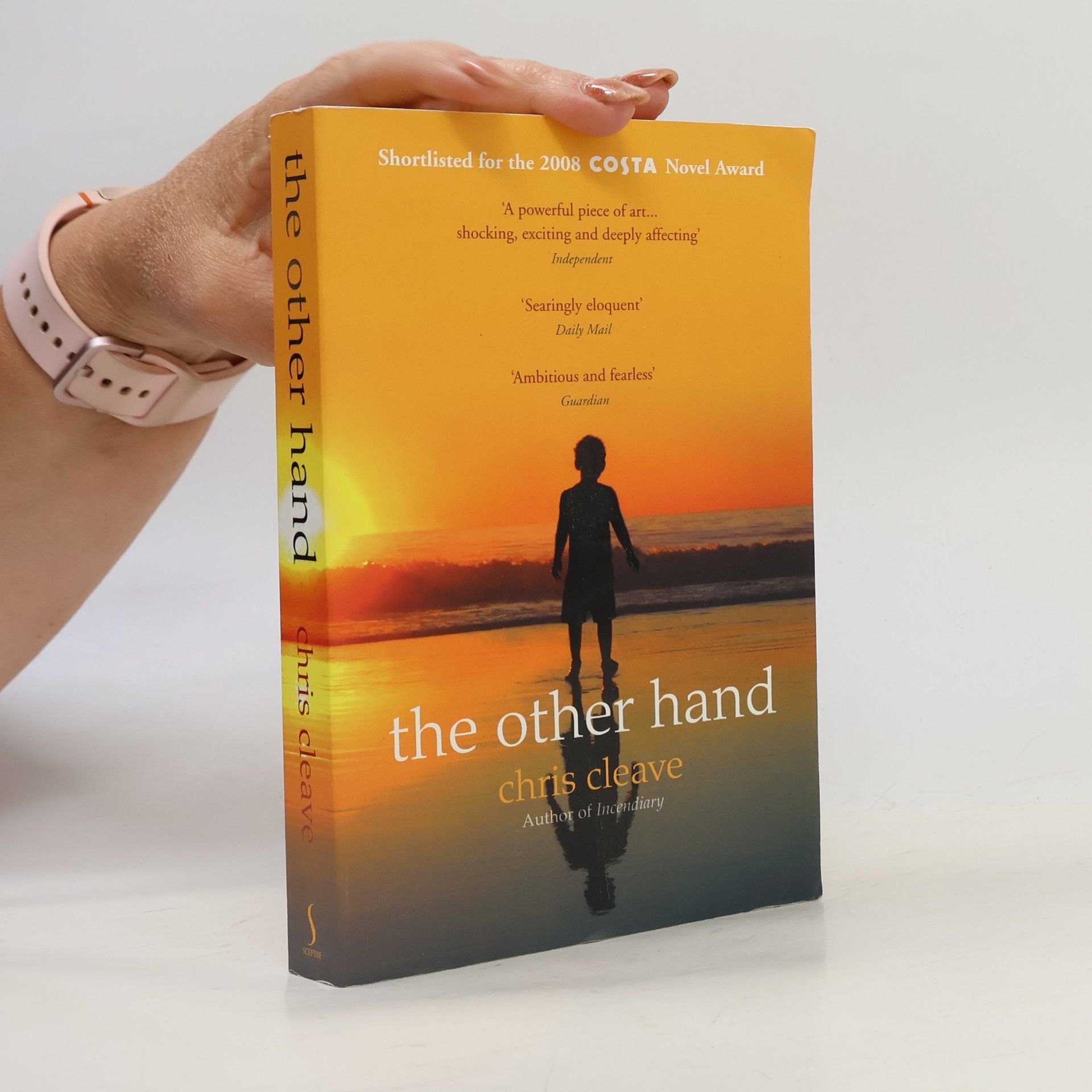 Chris Cleave The other hand