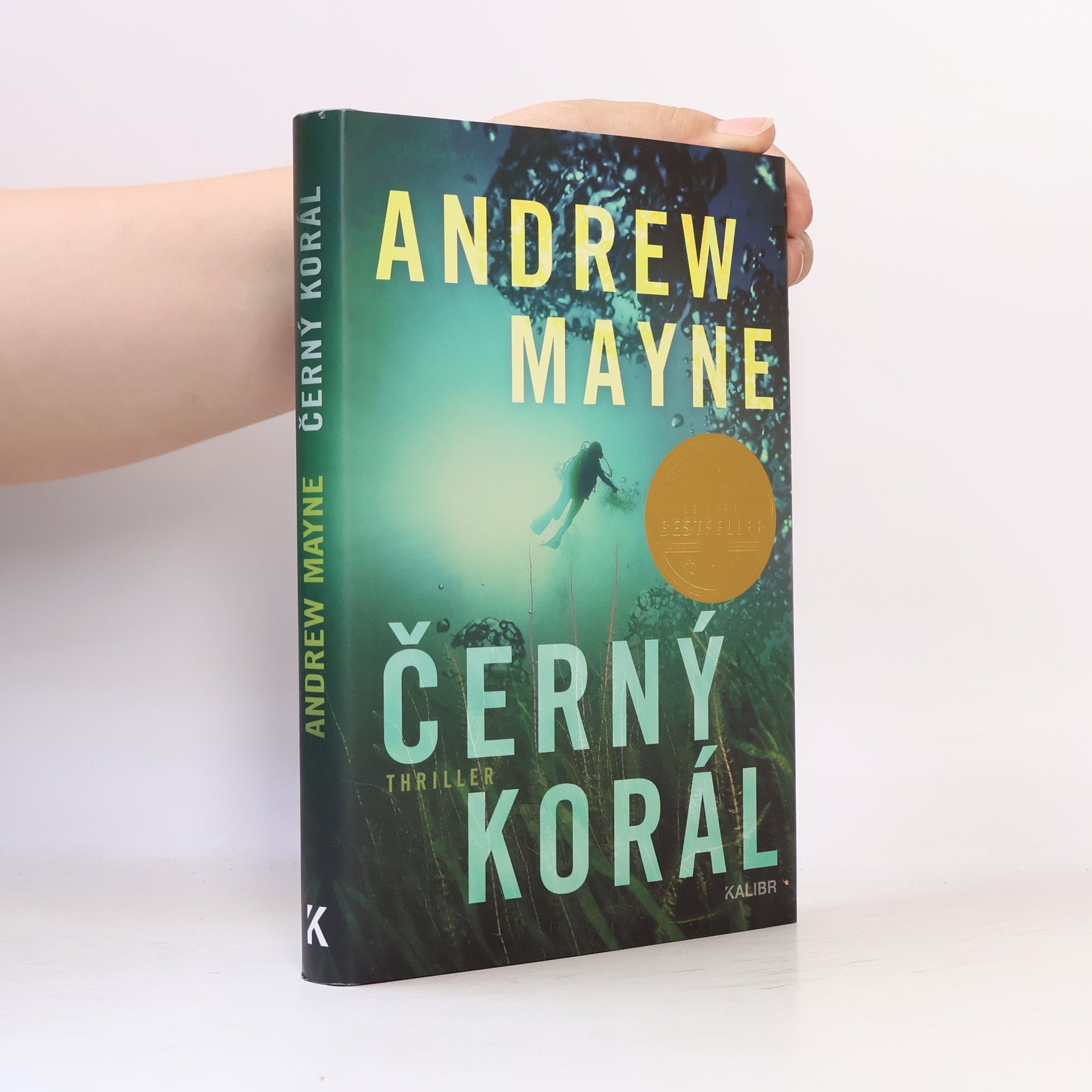 Andrew Mayne Černý korál