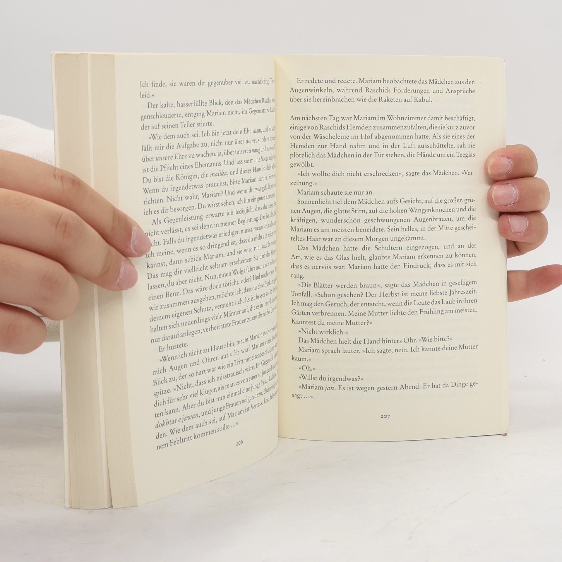Khaled Hosseini Tausend strahlende Sonnen : Roman