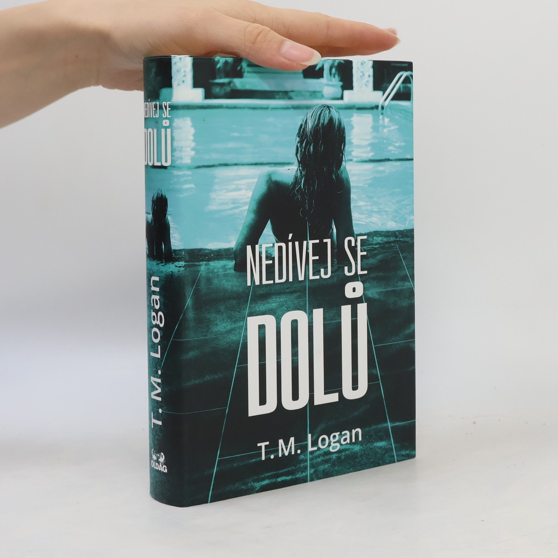 TM Logan Nedívej se dolů