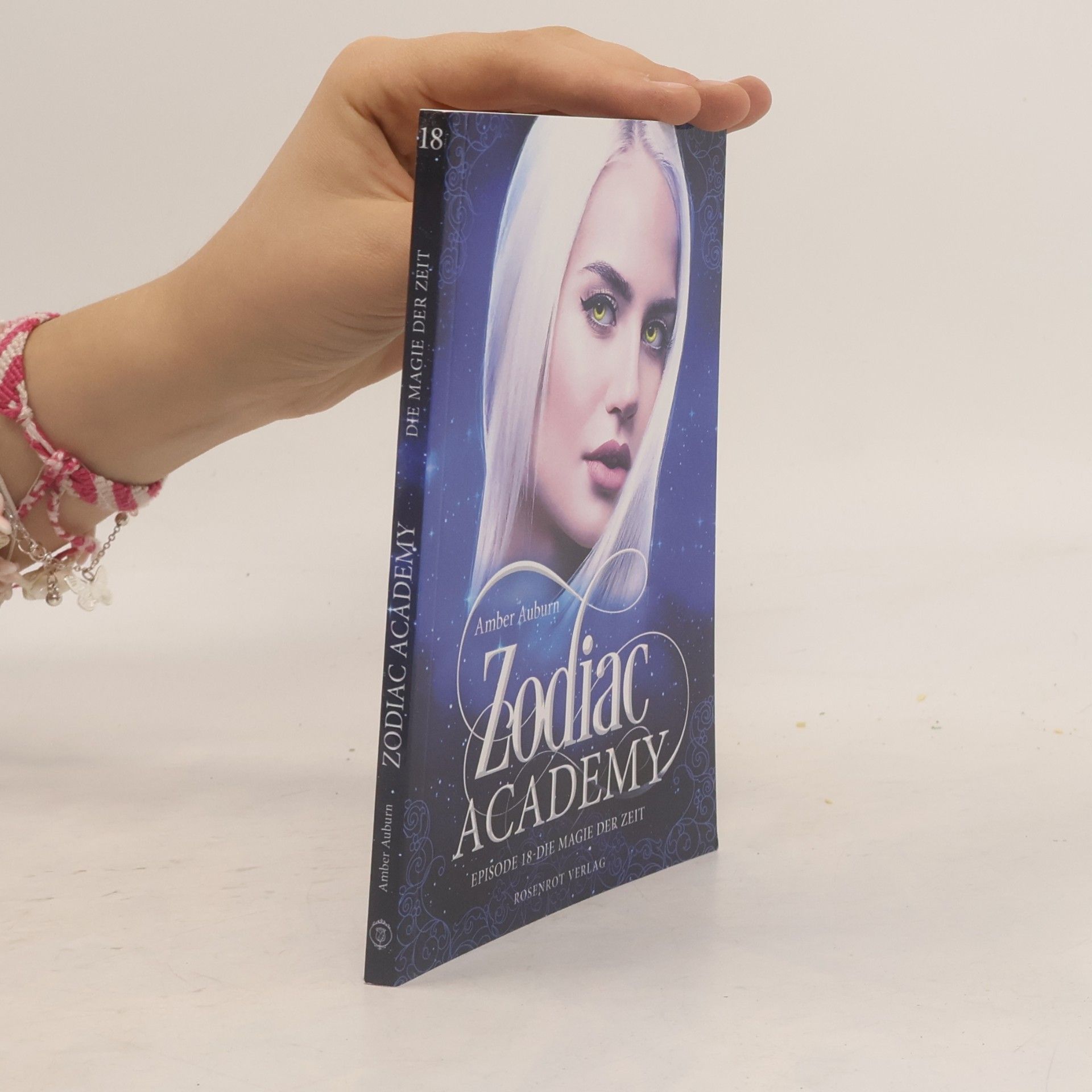 Amber Auburn Zodiac Academy, Episode 18 - Die Magie der Zeit