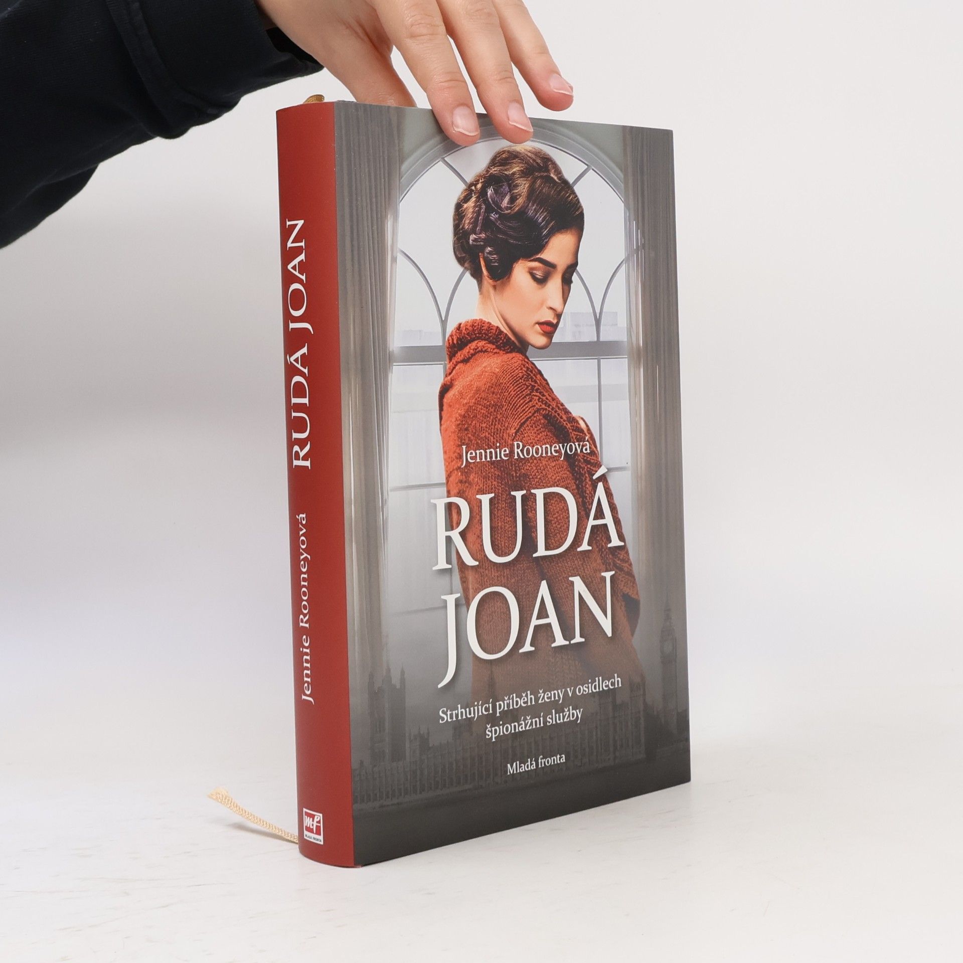 Jennie Rooney Rudá Joan