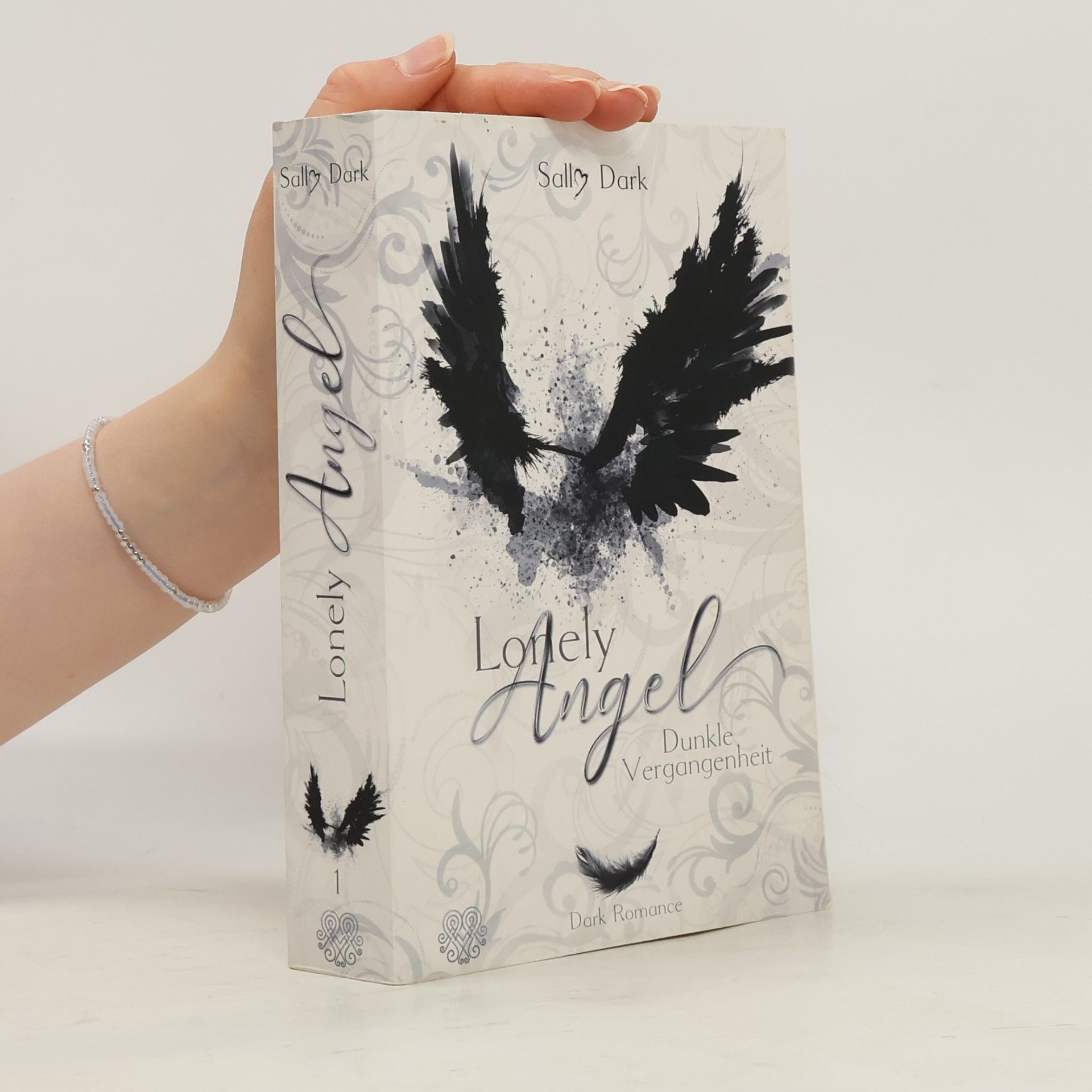 Sally Dark Lonely Angel. Dunkle Vergangenheit