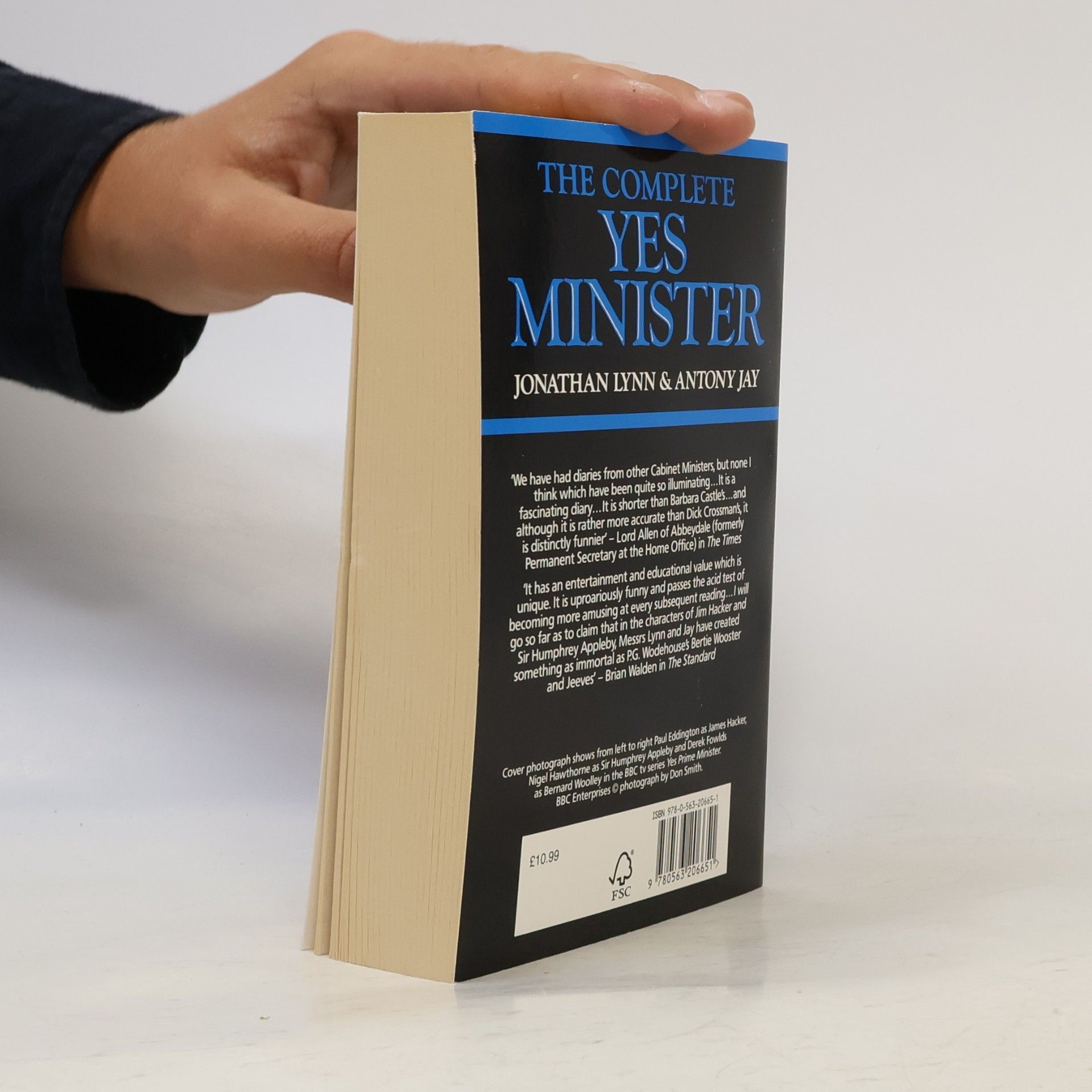 Jonathan Lynn The complete Yes minister