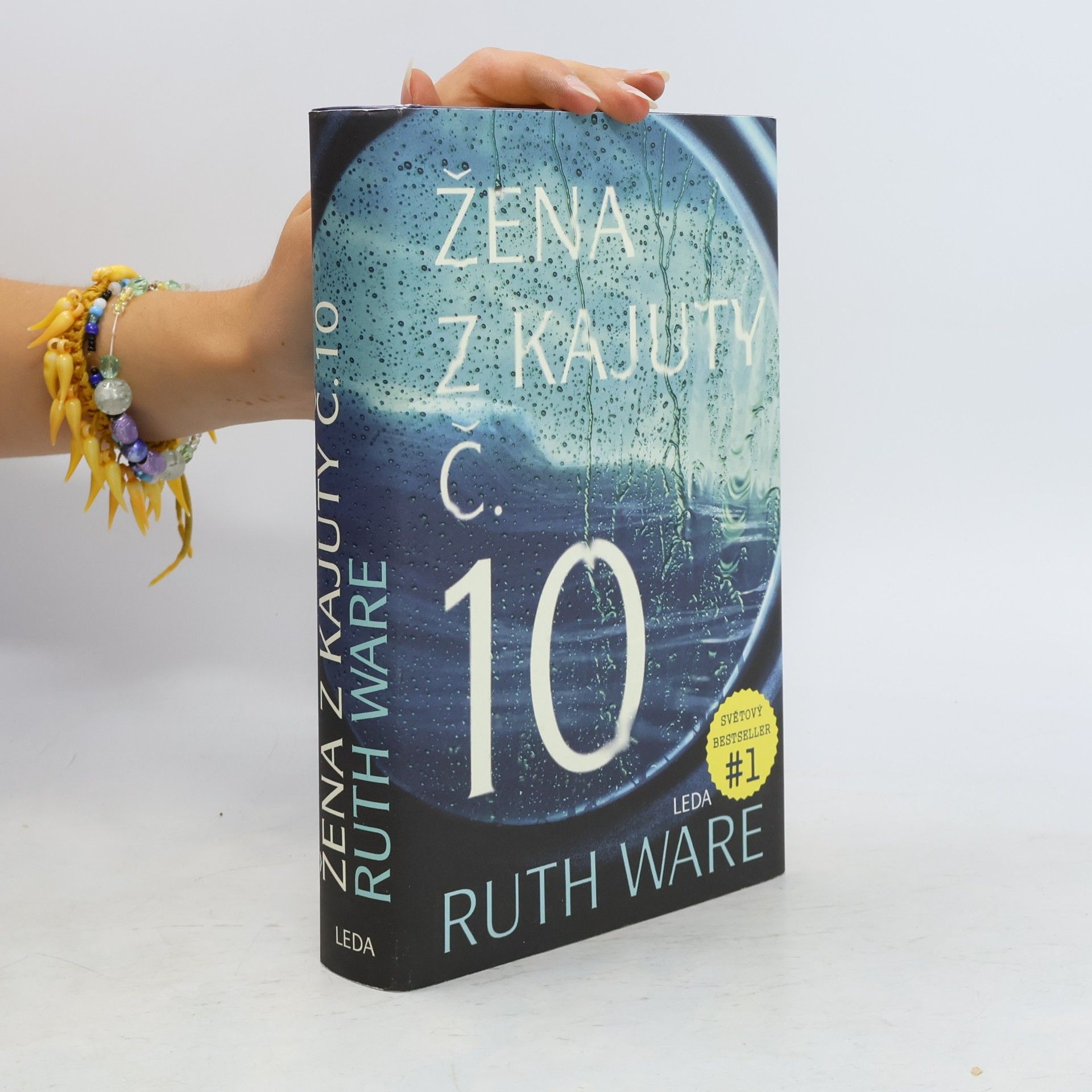 Ruth Ware Žena z kajuty č. 10
