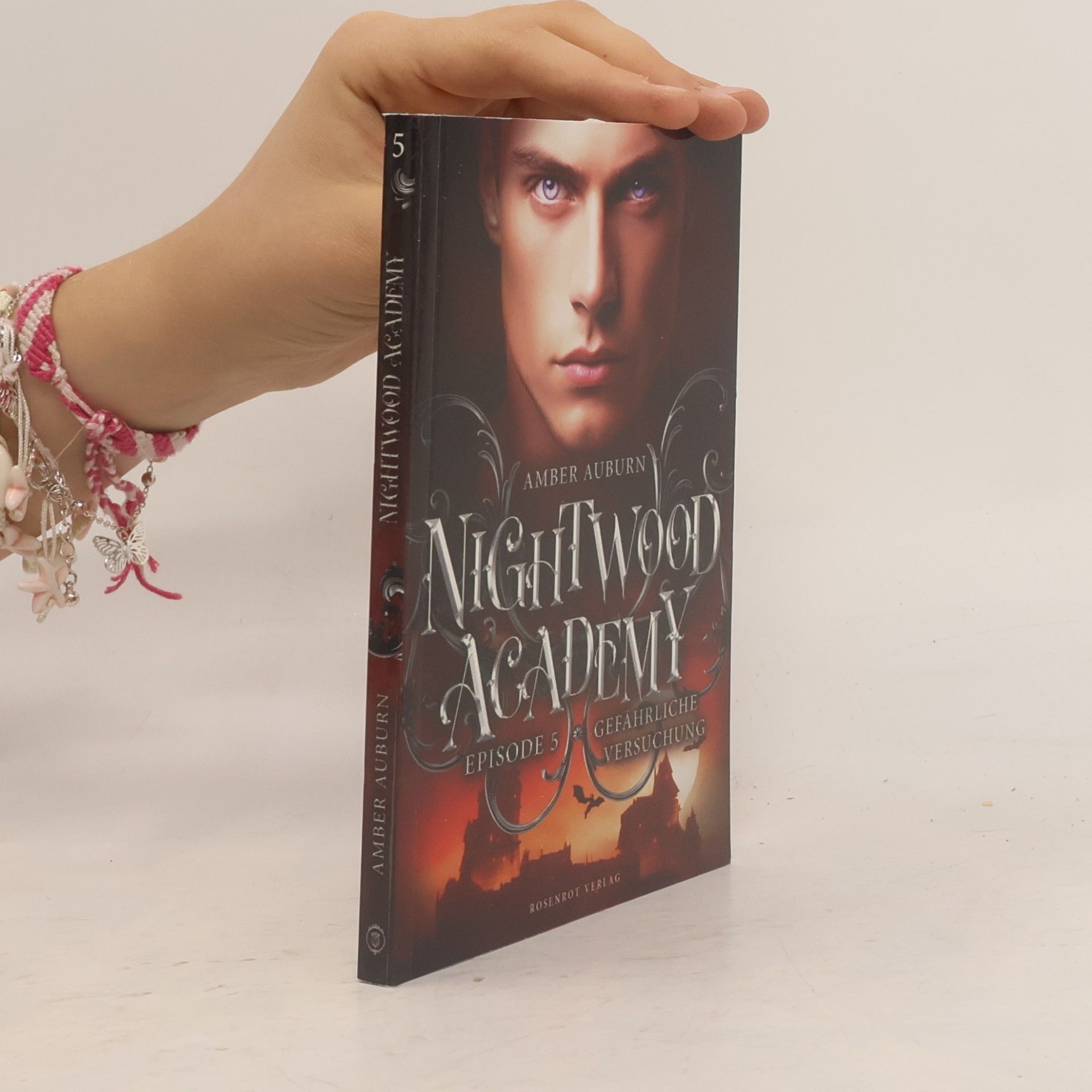 Amber Auburn Nightwood Academy, Episode 5 - Gefährliche Versuchung