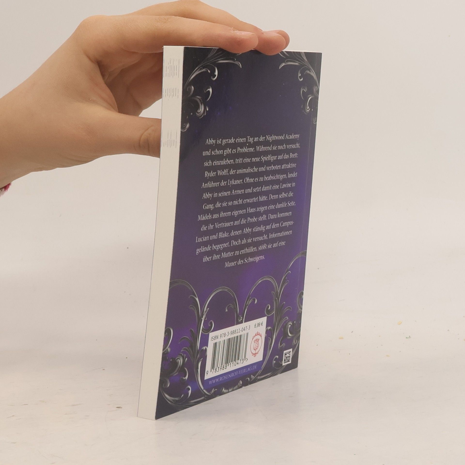 Amber Auburn Nightwood Academy, Episode 2 - Verborgenes Wissen