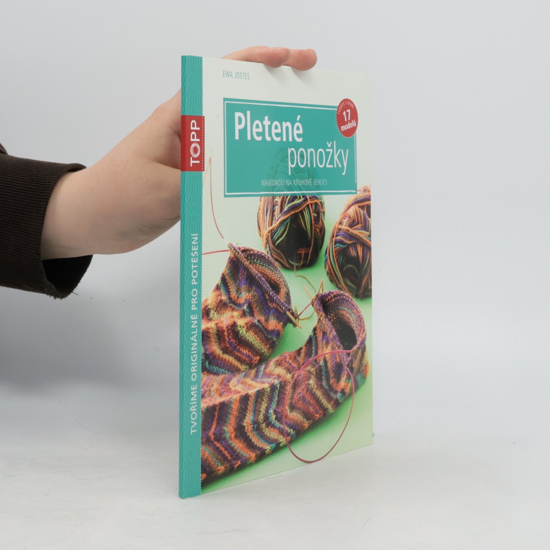 Ewa Jostes Pletené ponožky - najednou na kruhové jehlici