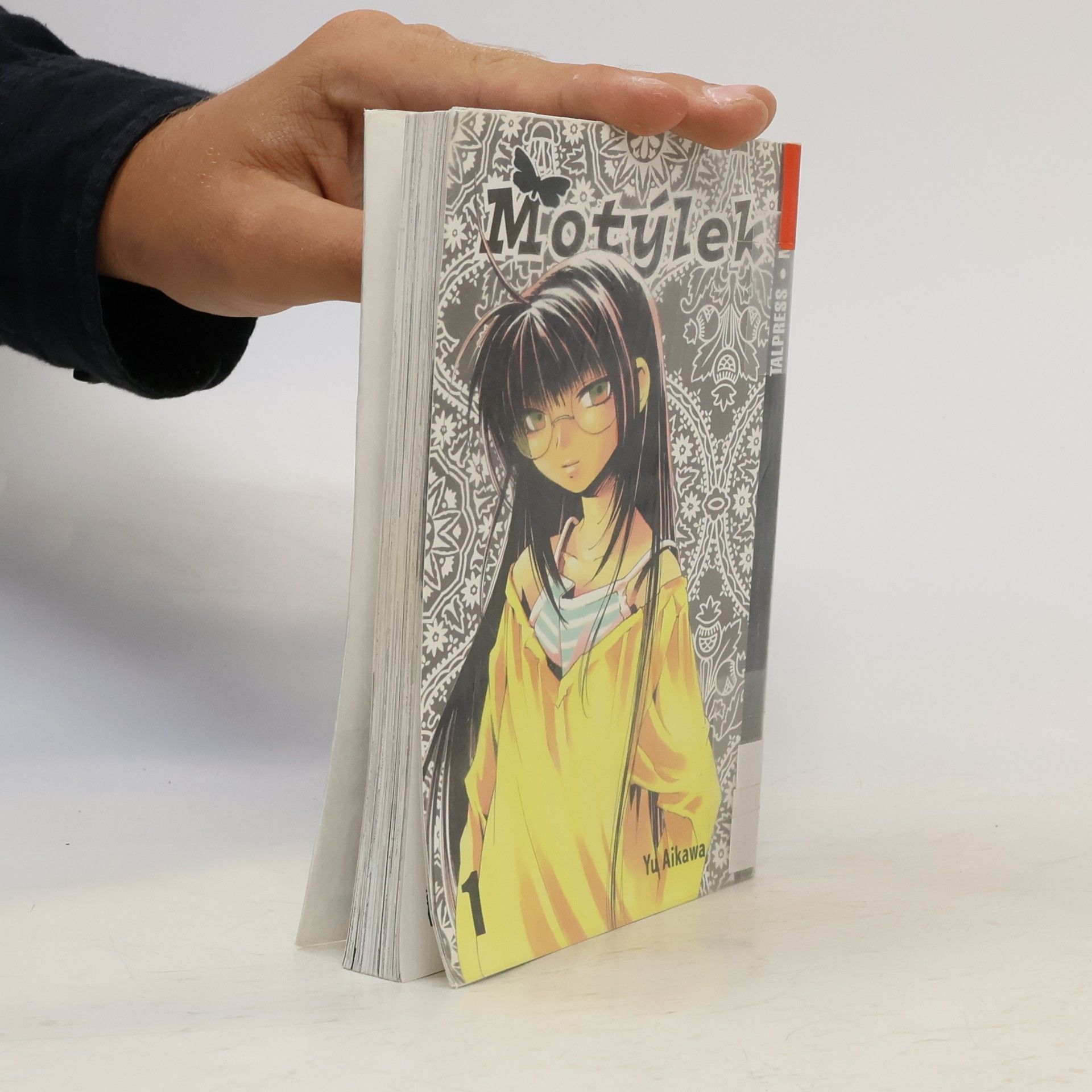Yu Aikawa Motýlek. 1