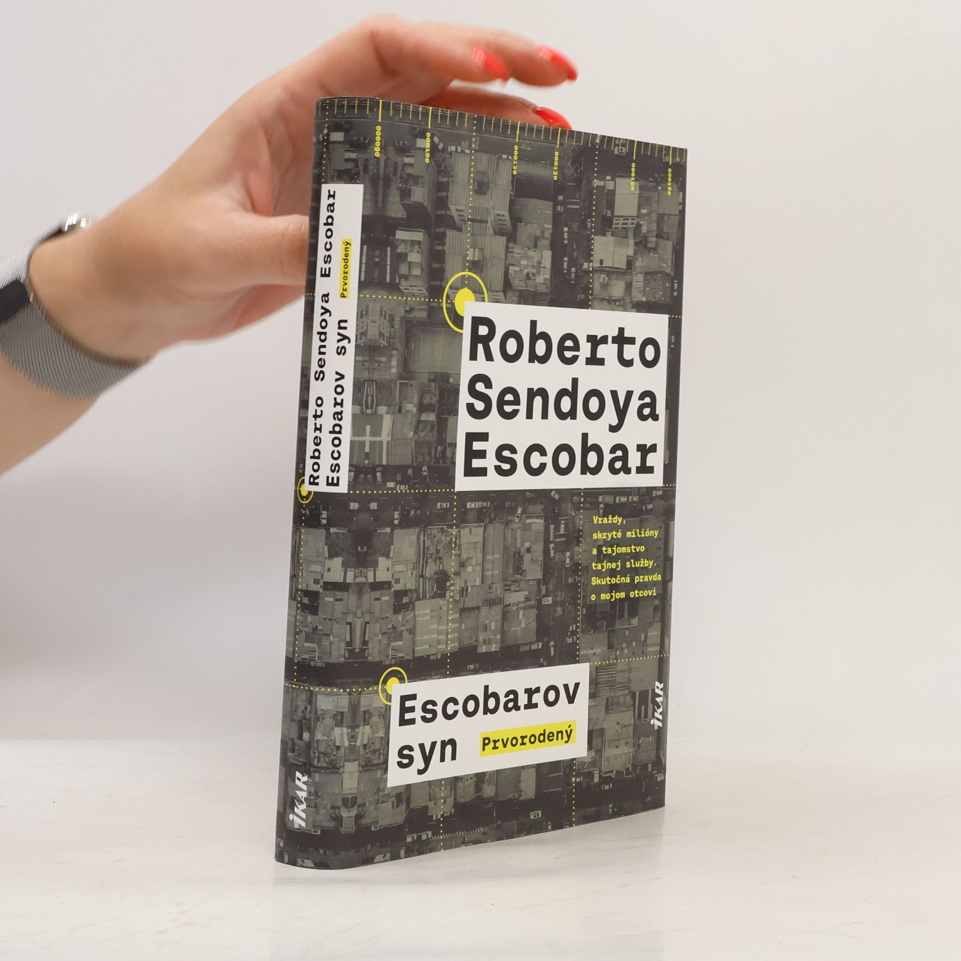 Roberto Sendoya Escobar Escobarov syn. Prvorodený.