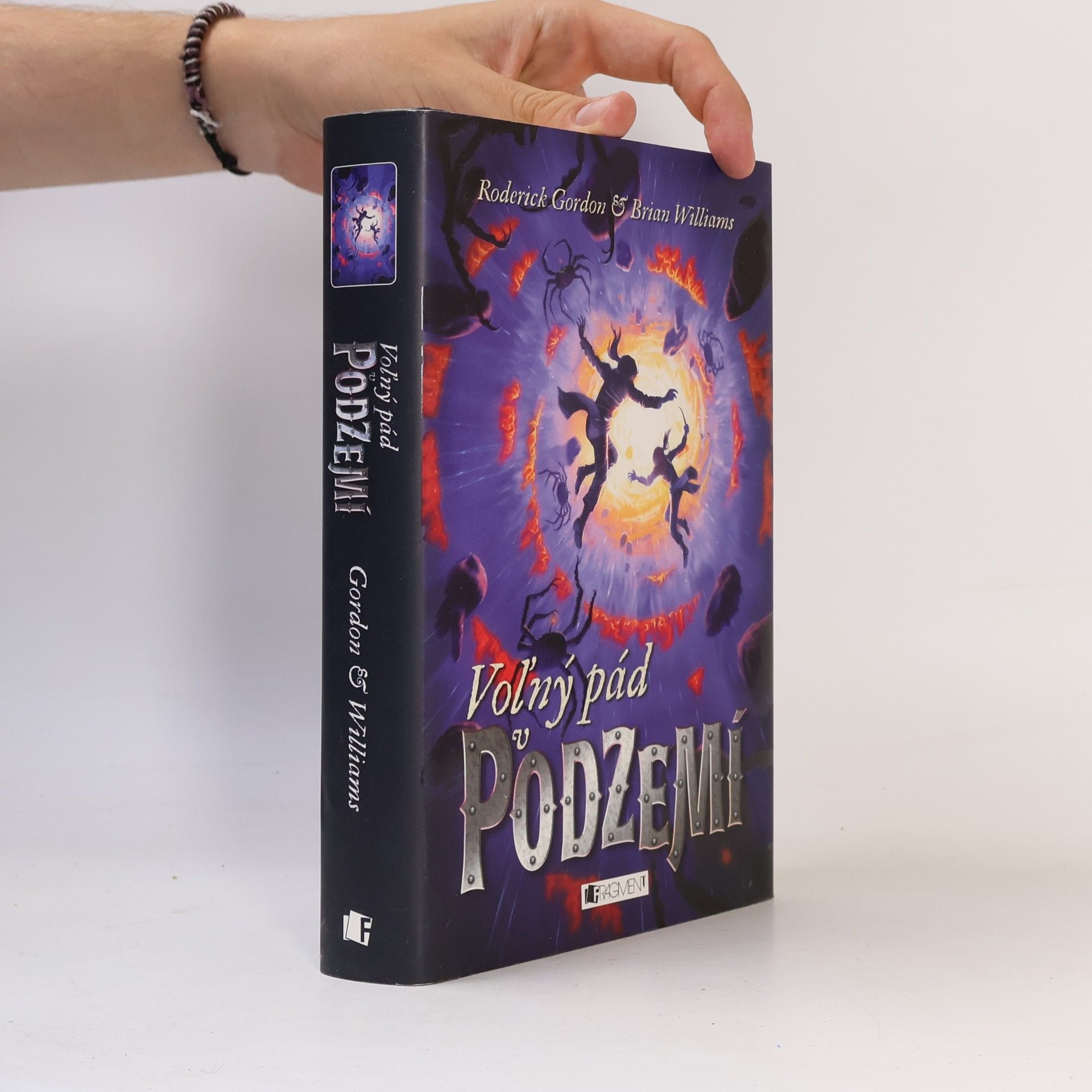 Roderick Gordon Voľný pád v Podzemí