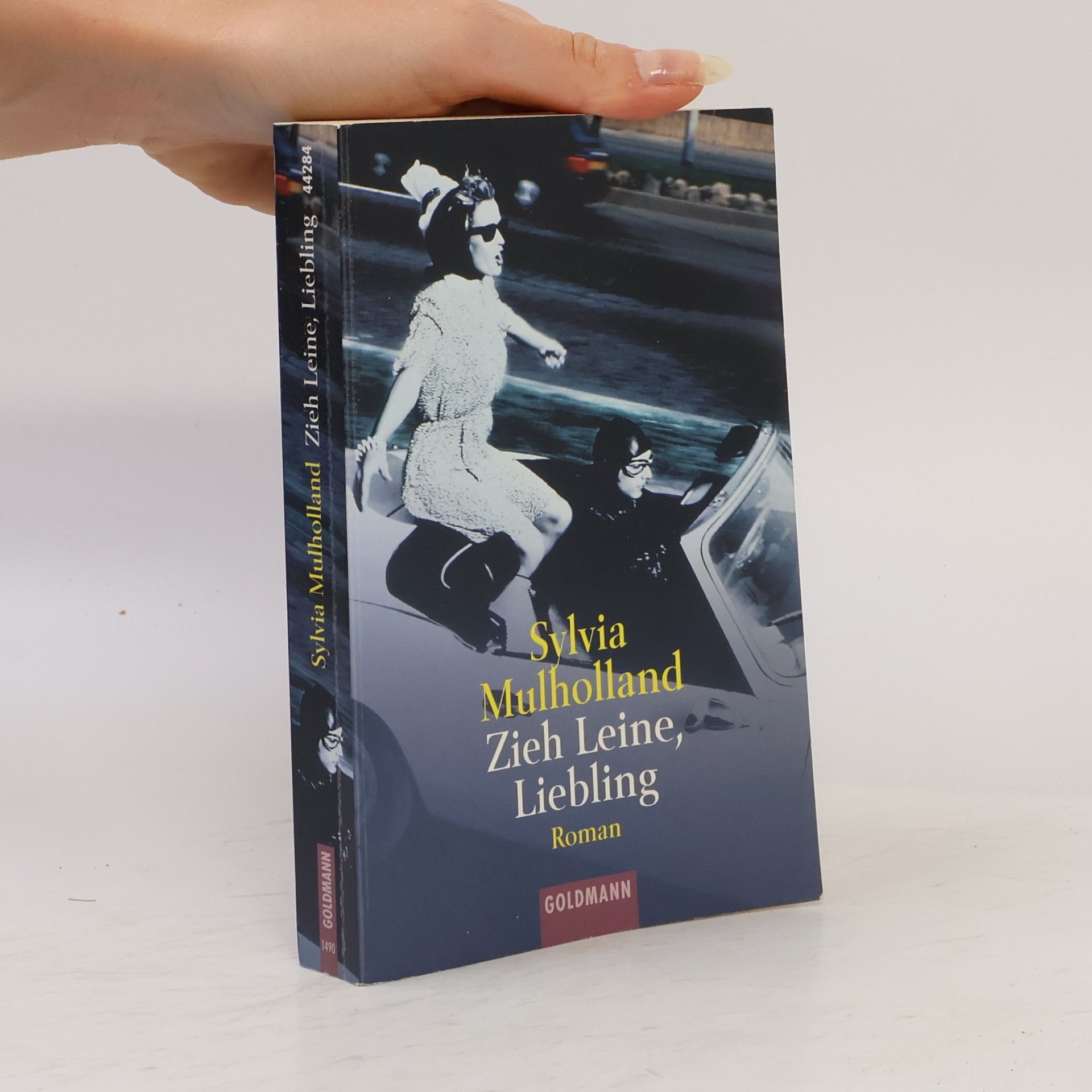 Sylvia Mulholland Zieh Leine, Liebling