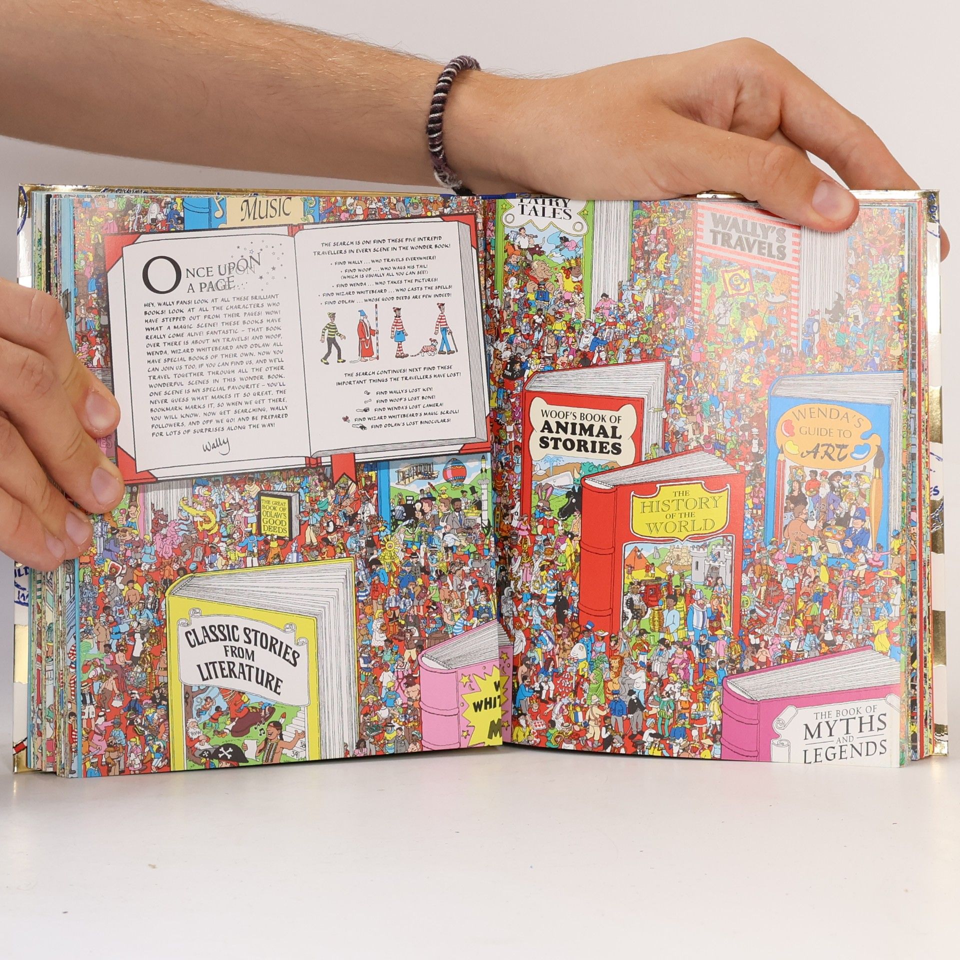 Martin Handford Where's Wally? - The Totally Essential Travel Collection