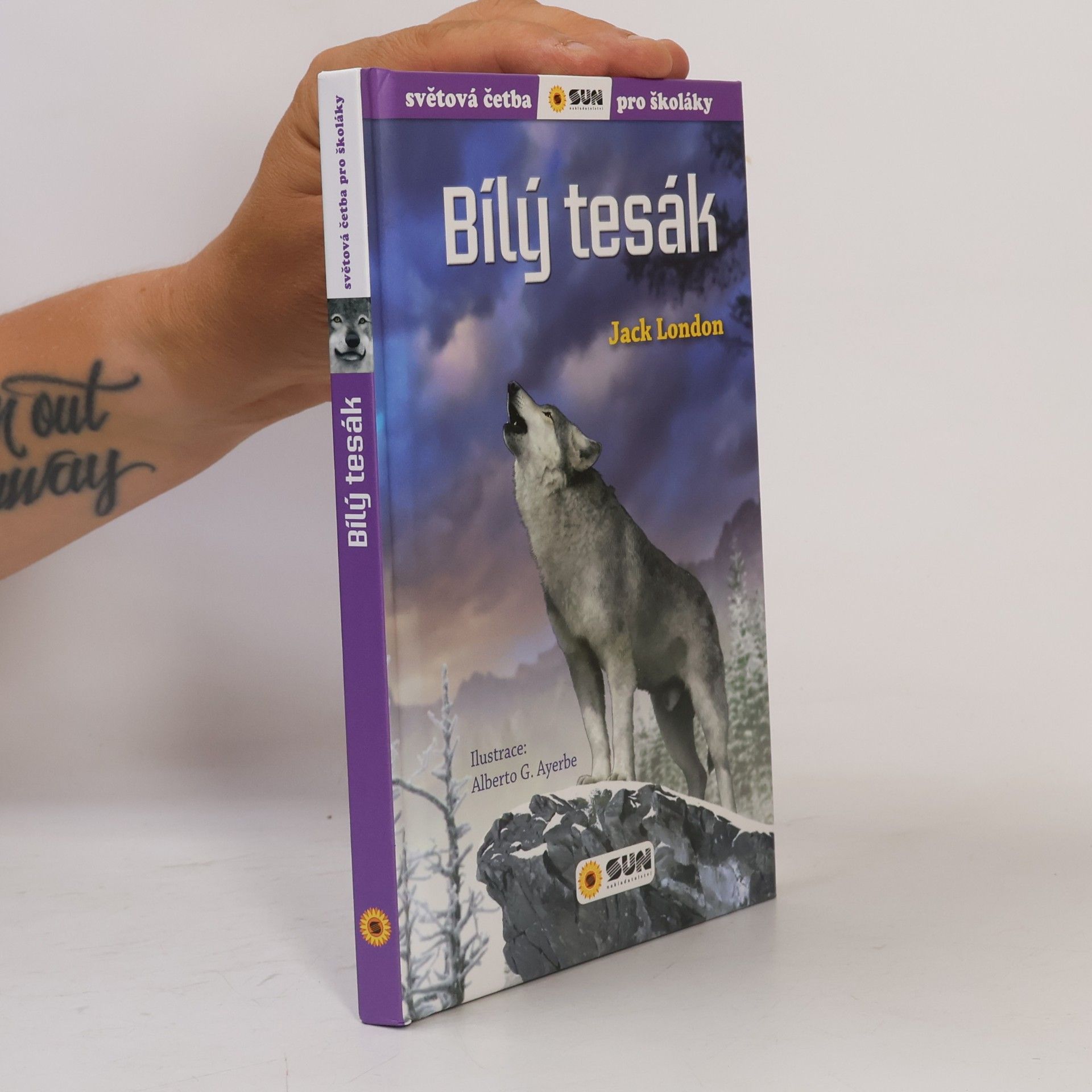 Olga M. Yuste Bílý tesák (adaptace)