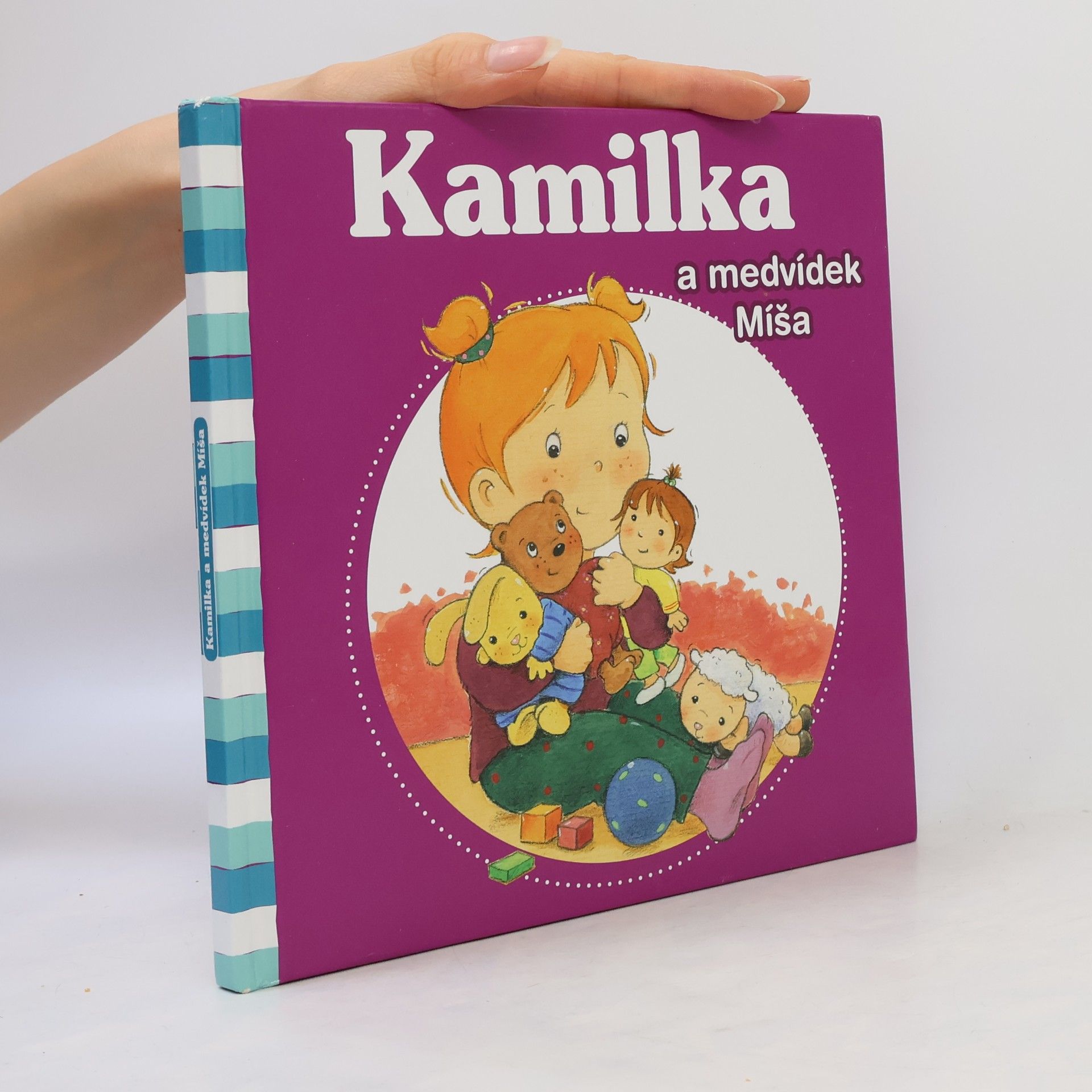 Nancy Delvaux Kamilka a medvídek Míša