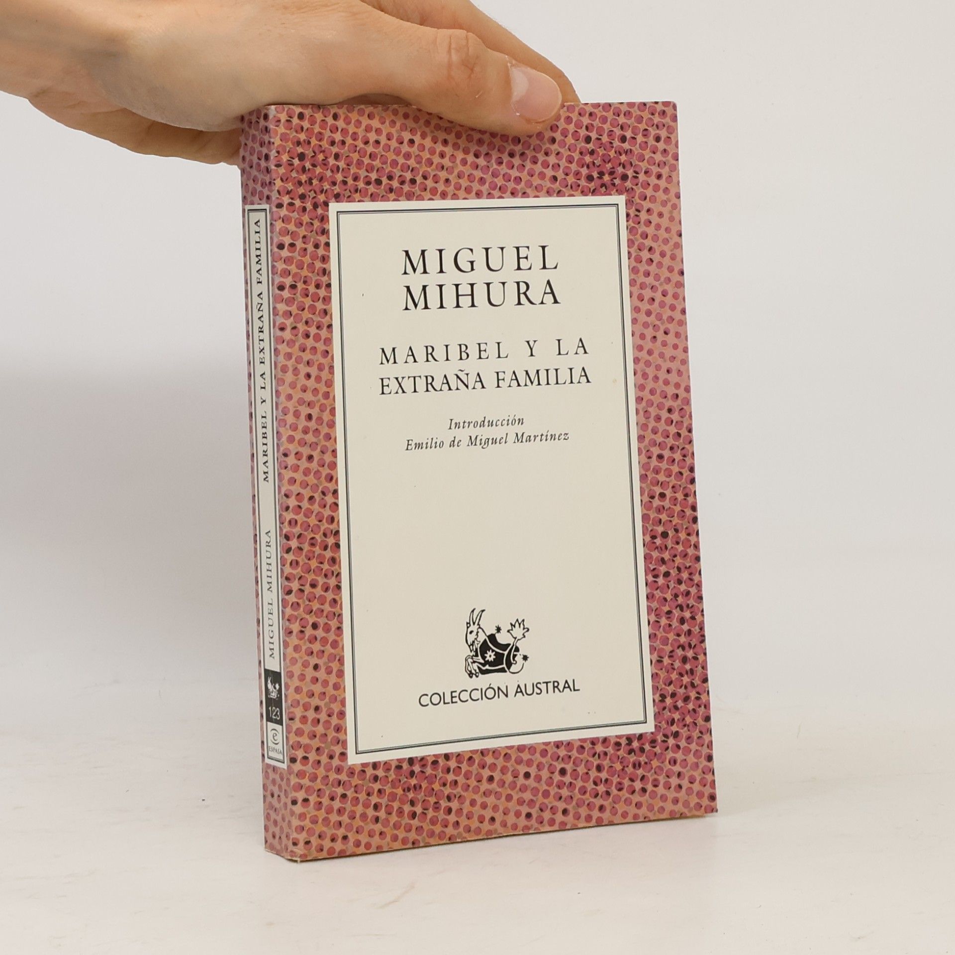 Miguel Mihura Maribel y la extraňa familia