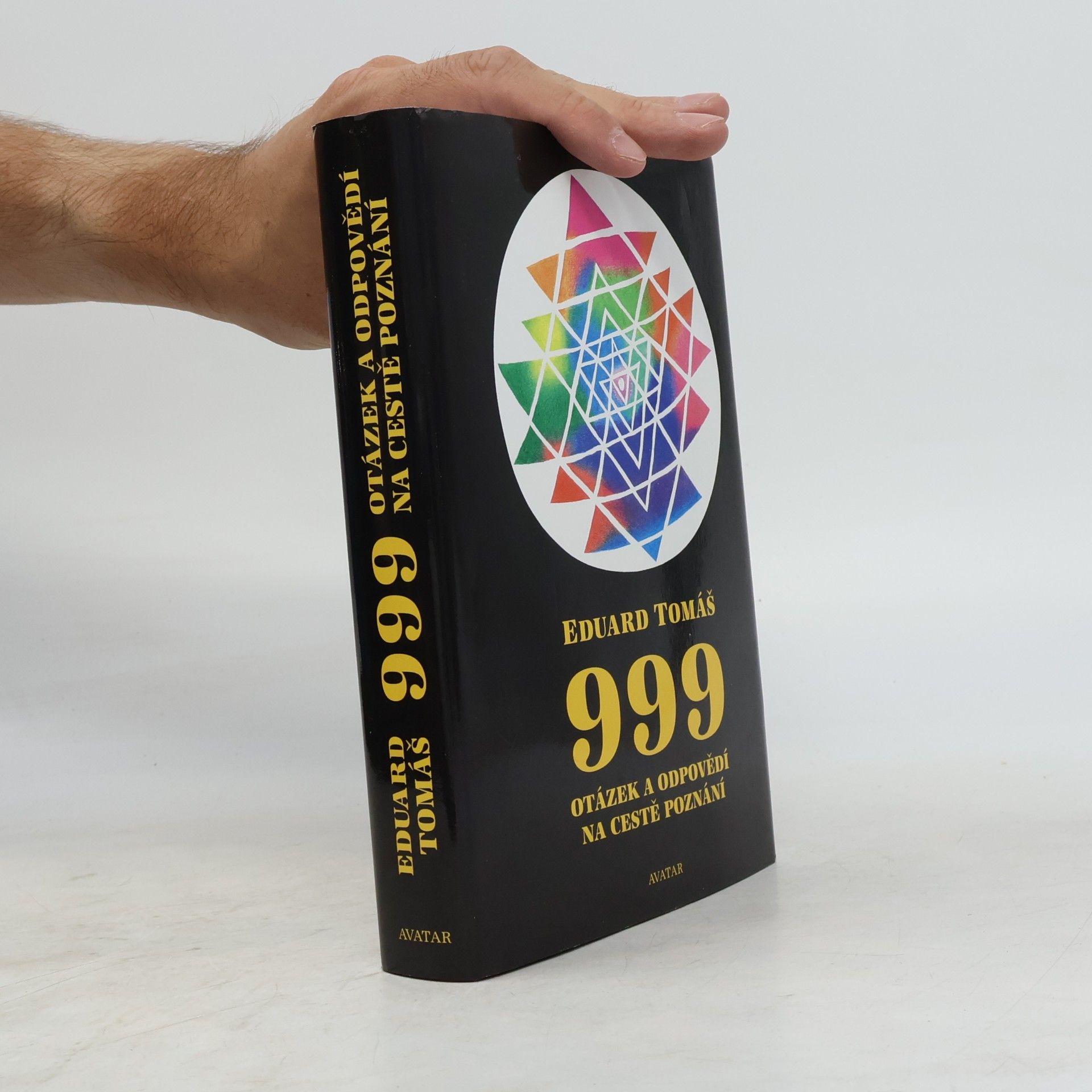 Eduard Tomáš 999 otázek a odpovědí na cestě poznání