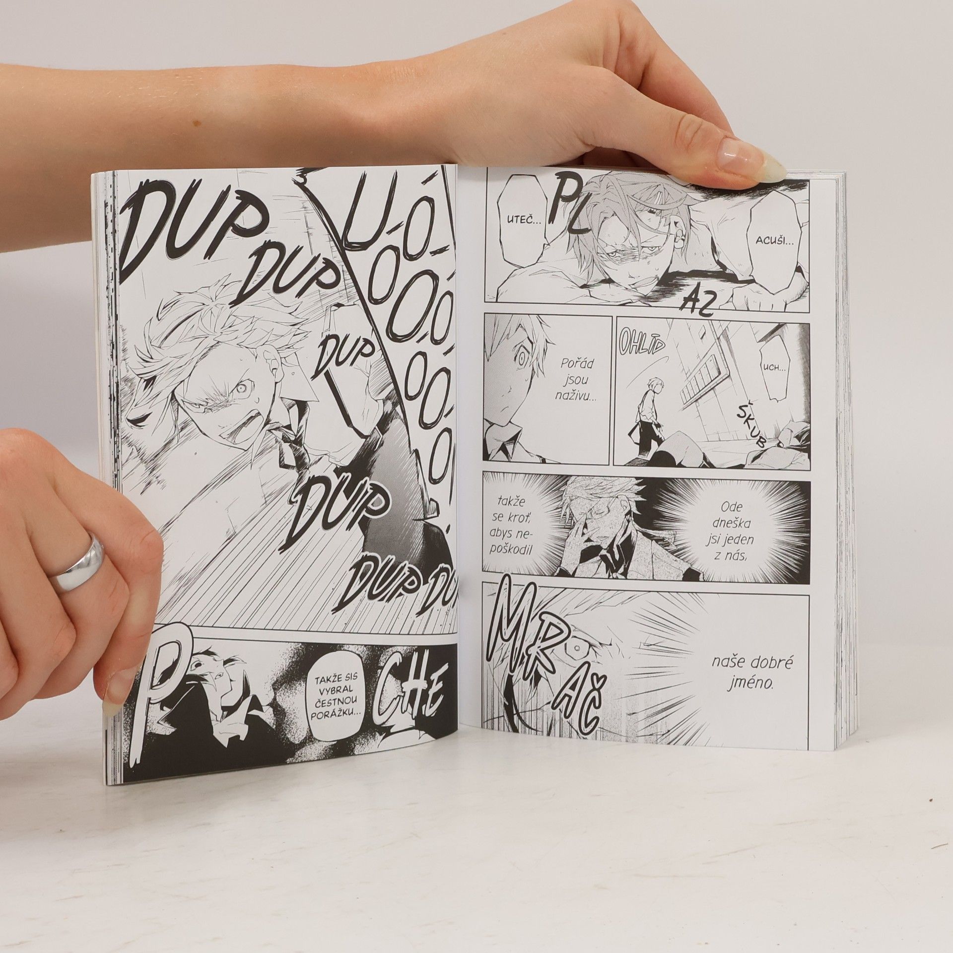Kafka Asagiri Toulaví literáti. Bungó Stray Dogs 01