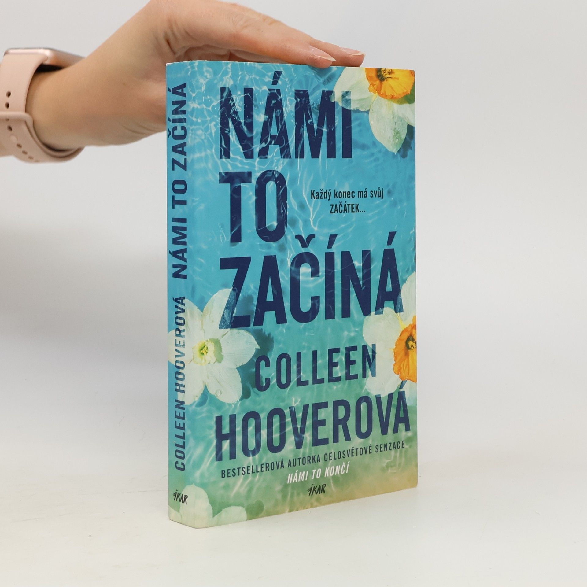 Colleen Hoover Námi to začíná