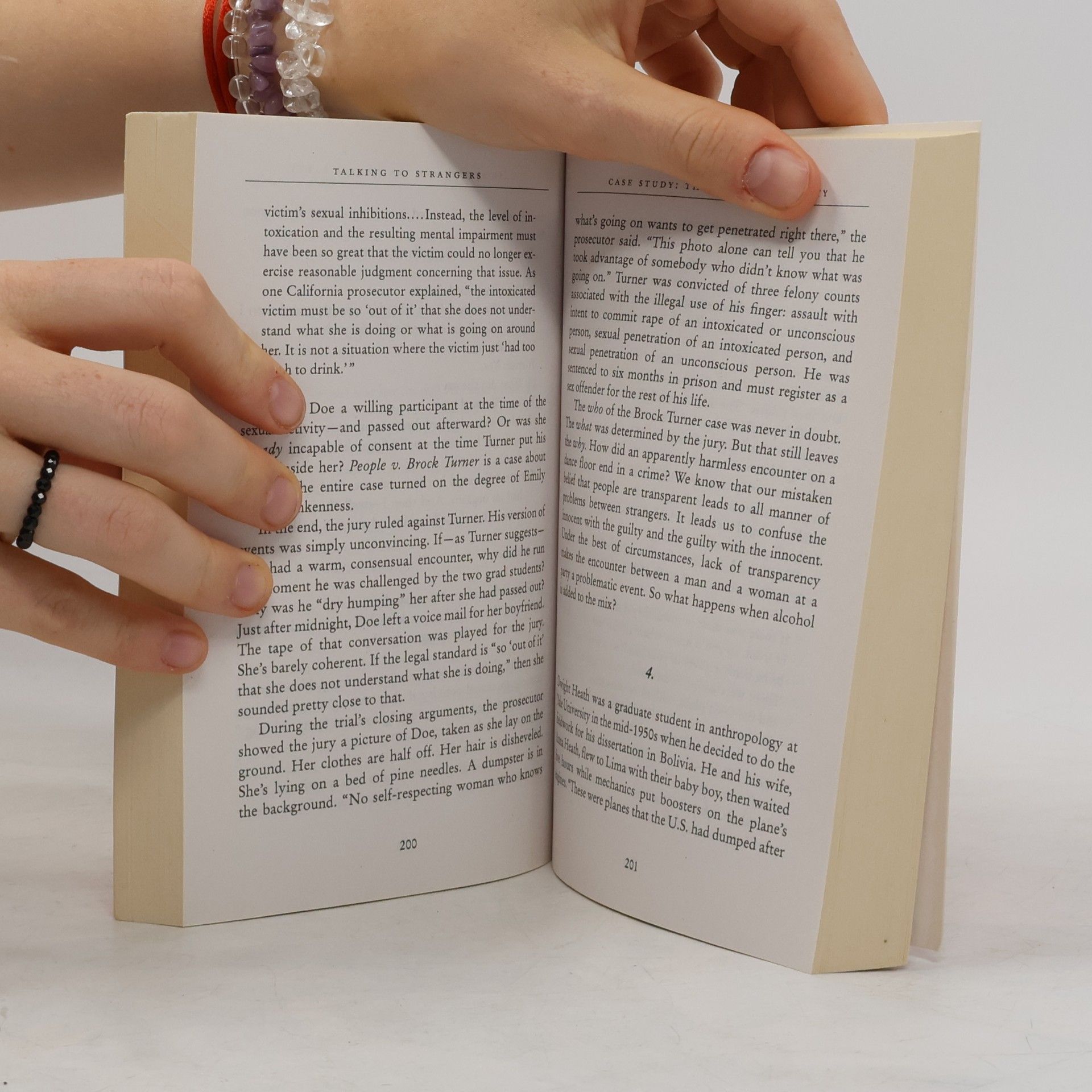 Malcolm Gladwell Talking to strangers : what we should know about the people we donť know