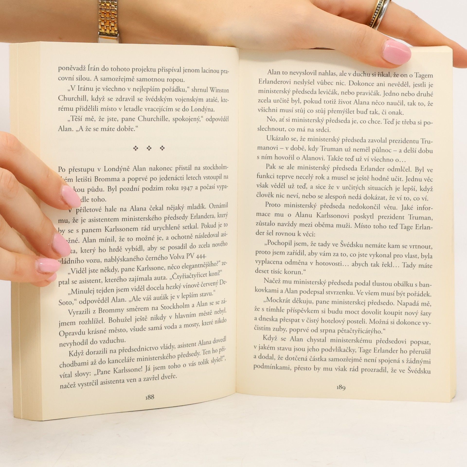 Jonas Jonasson Stoletý stařík, který vylezl z okna a zmizel