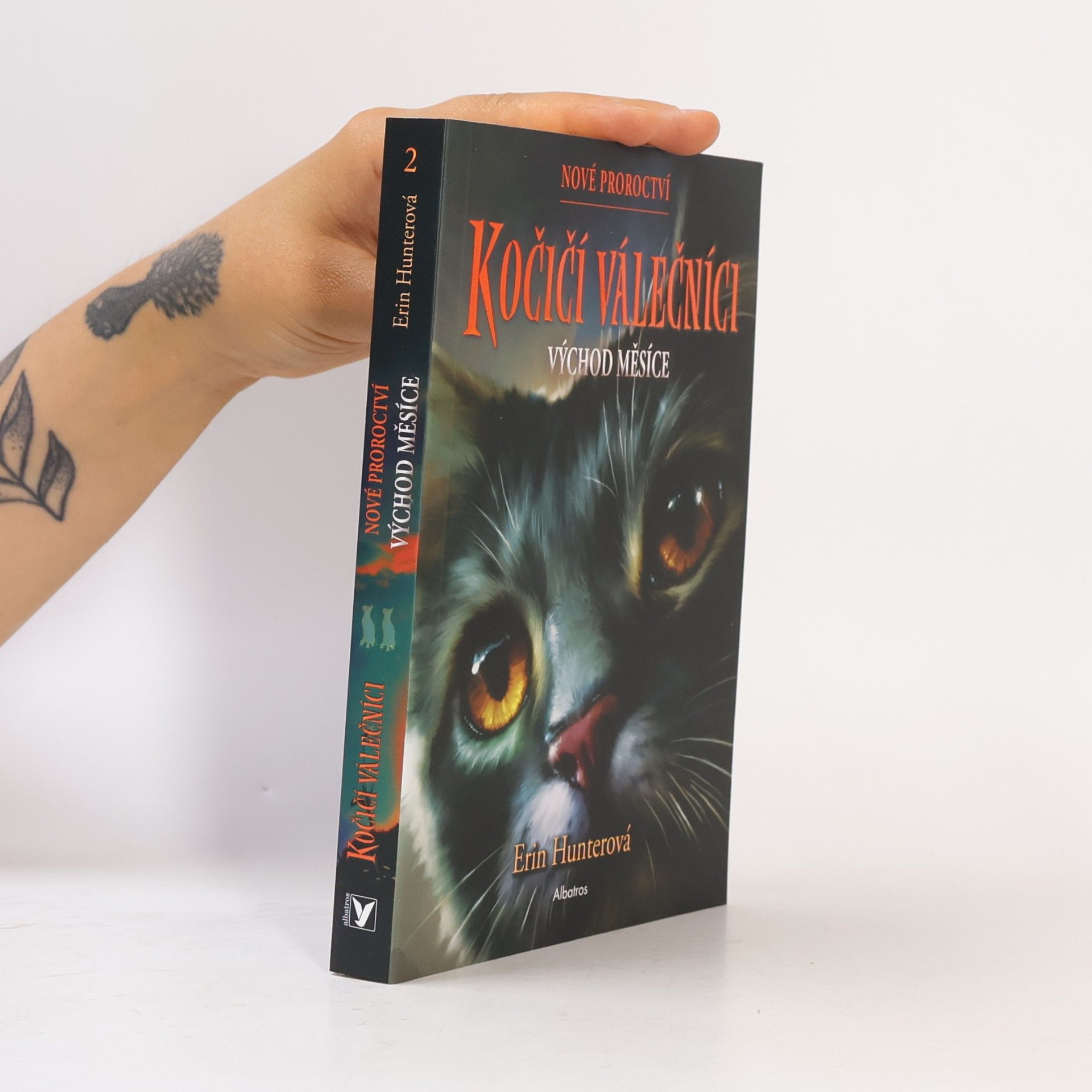 Erin Hunter Východ měsíce