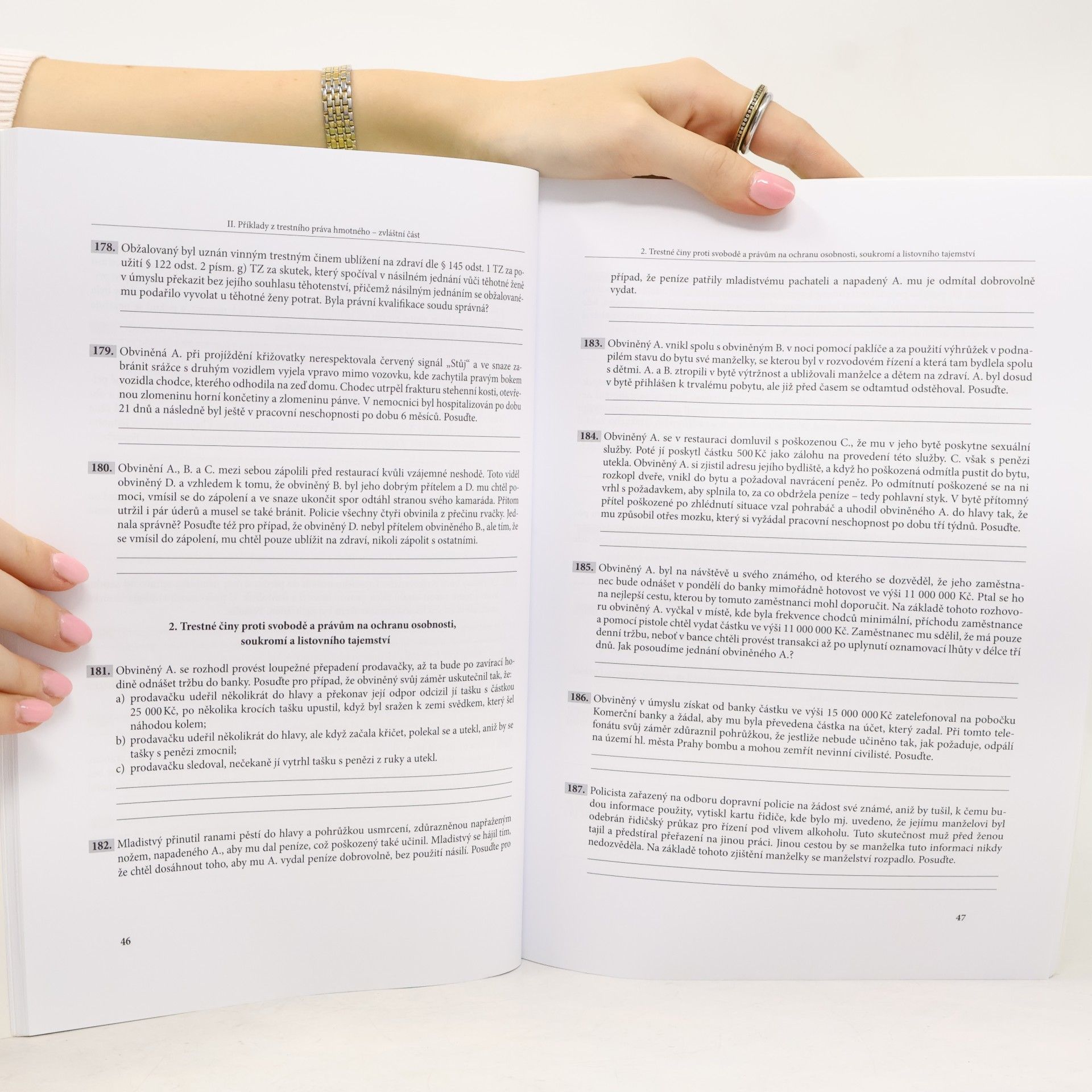 Autorenkollektiv Příklady z trestního práva hmotného a procesního