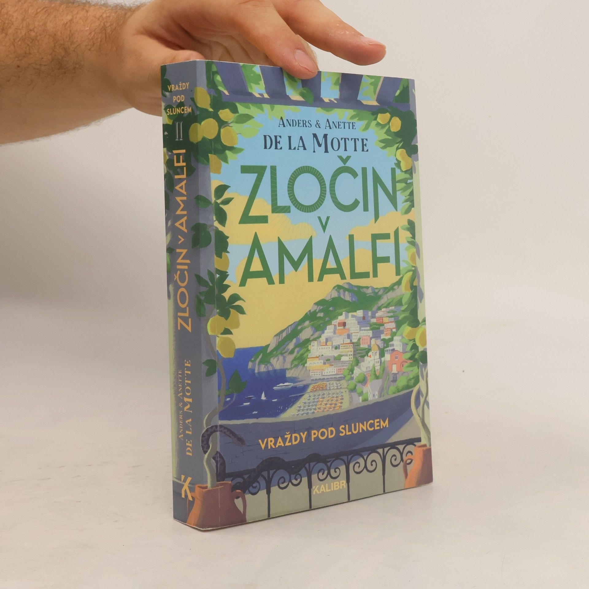 Anette De la Motte Vraždy pod sluncem II: Zločin v Amalfi