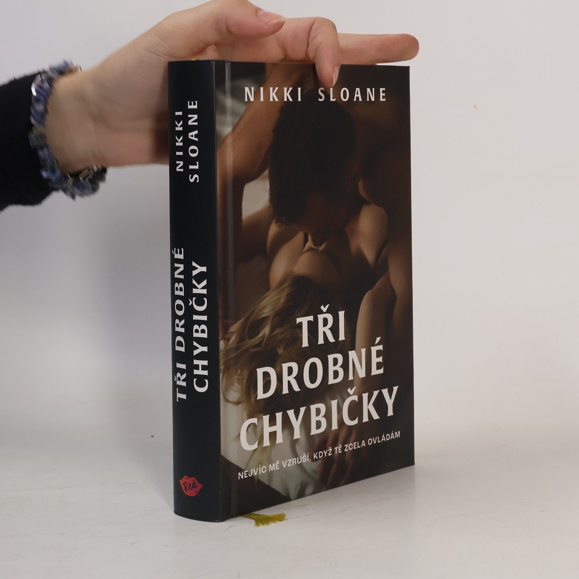 Nikki Sloane Tři drobné chybičky