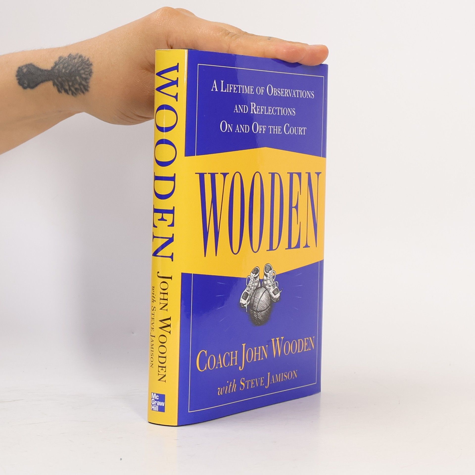John R. Wooden Wooden: A Lifetime of Observations and Reflections On and Off the Court
