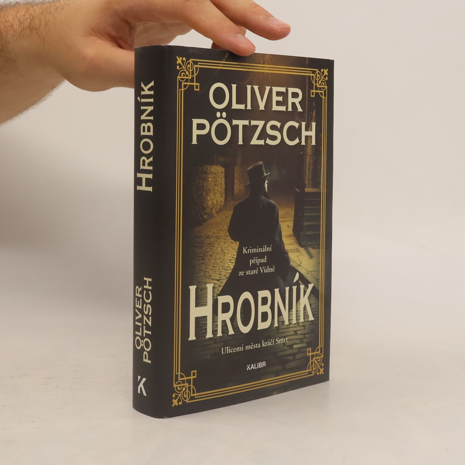 Oliver Pötzsch Hrobník