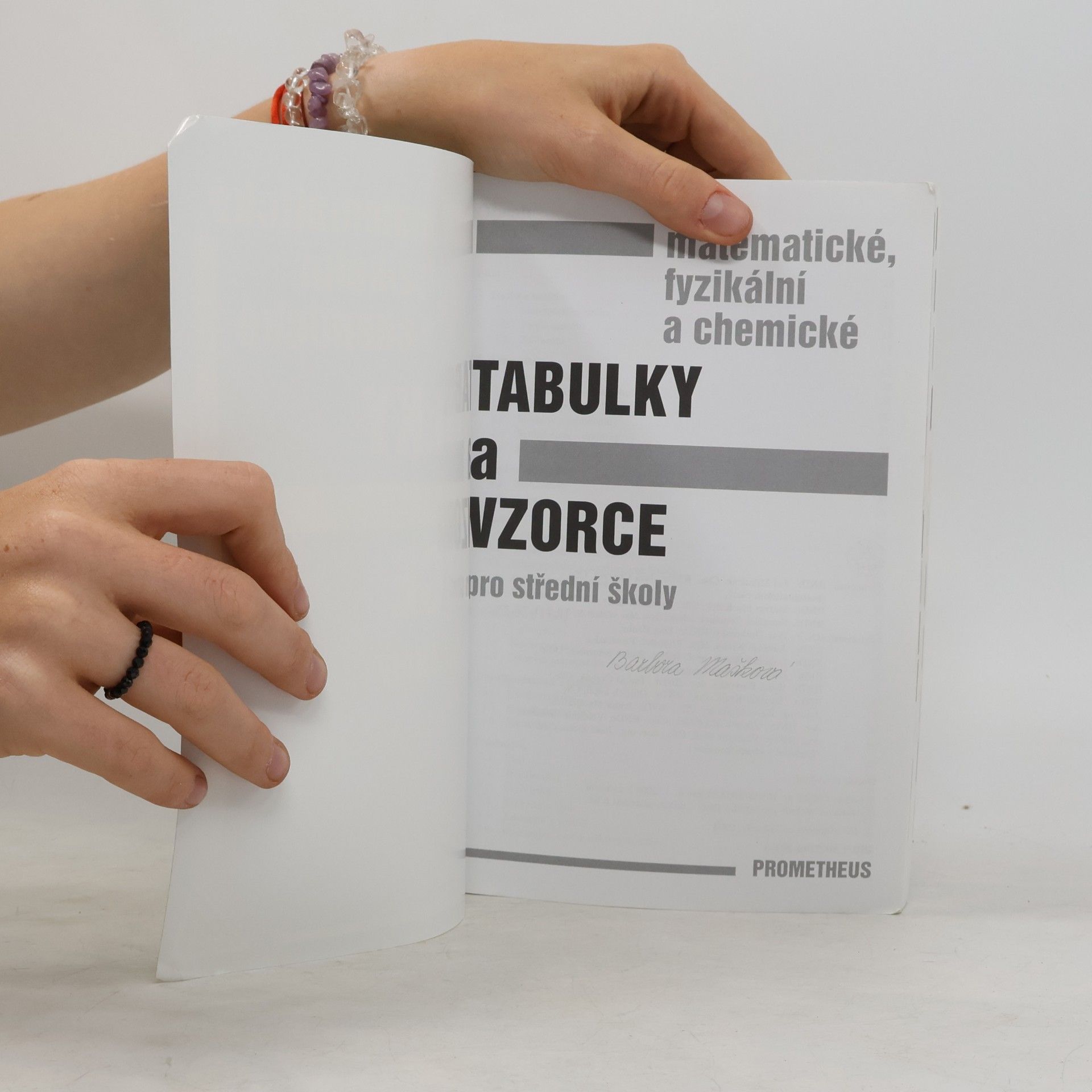 Jiří Mikulčák Matematické, fyzikální a chemické tabulky a vzorce pro střední školy