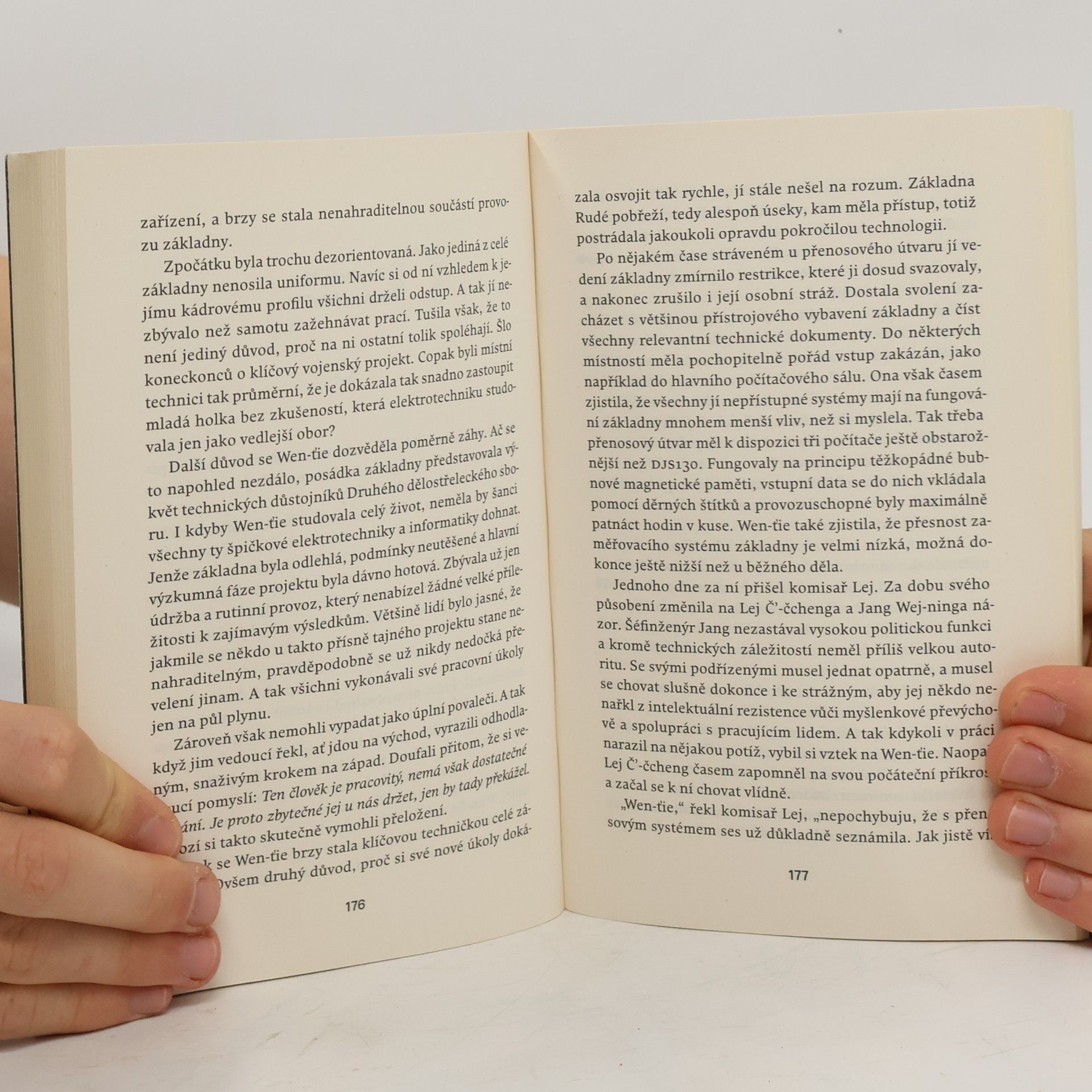 Cixin Liu Problém tří těles