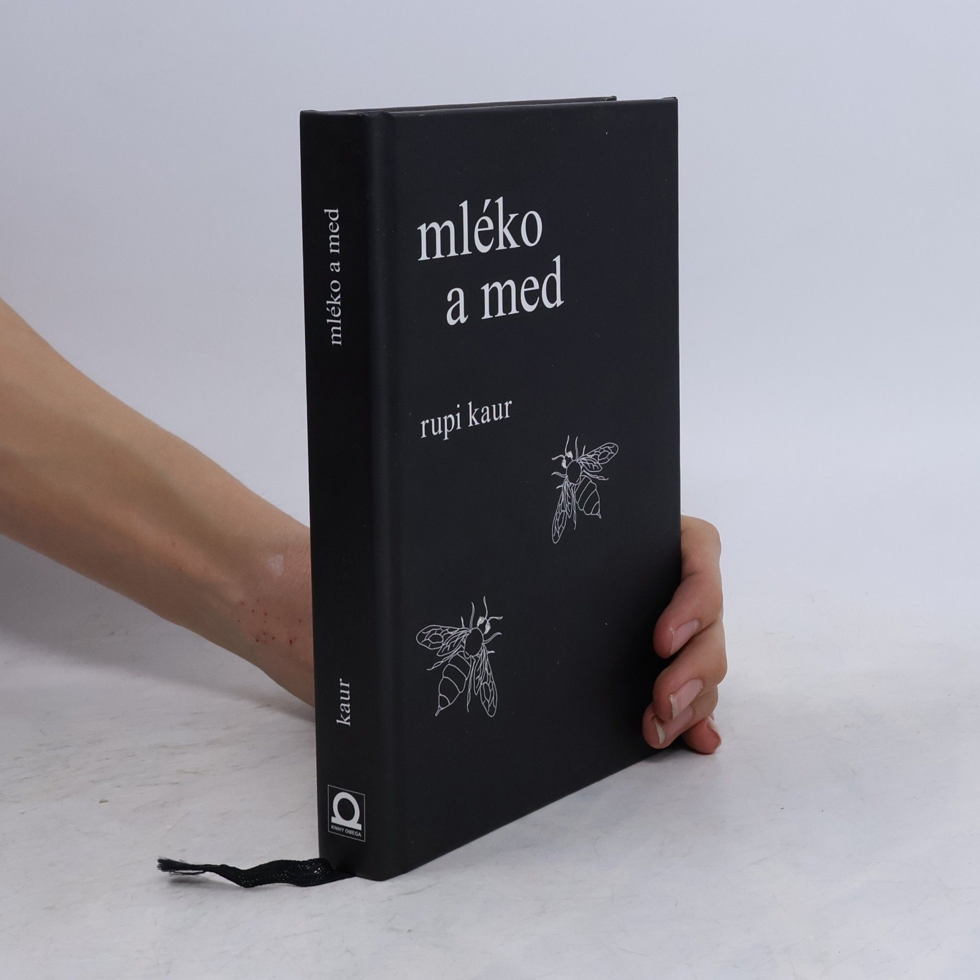 Rupi Kaur Mléko a med