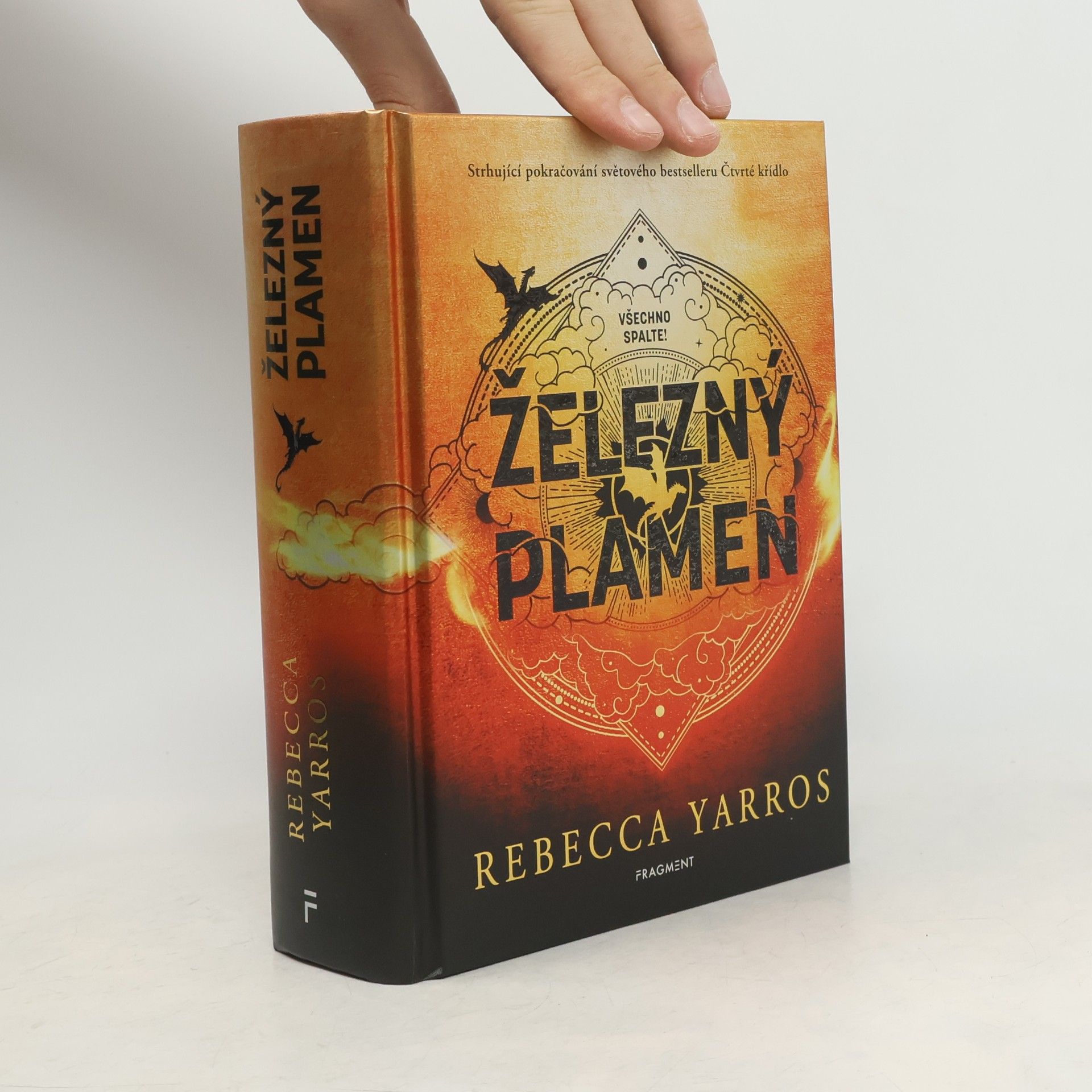 Rebecca Yarros Železný plamen