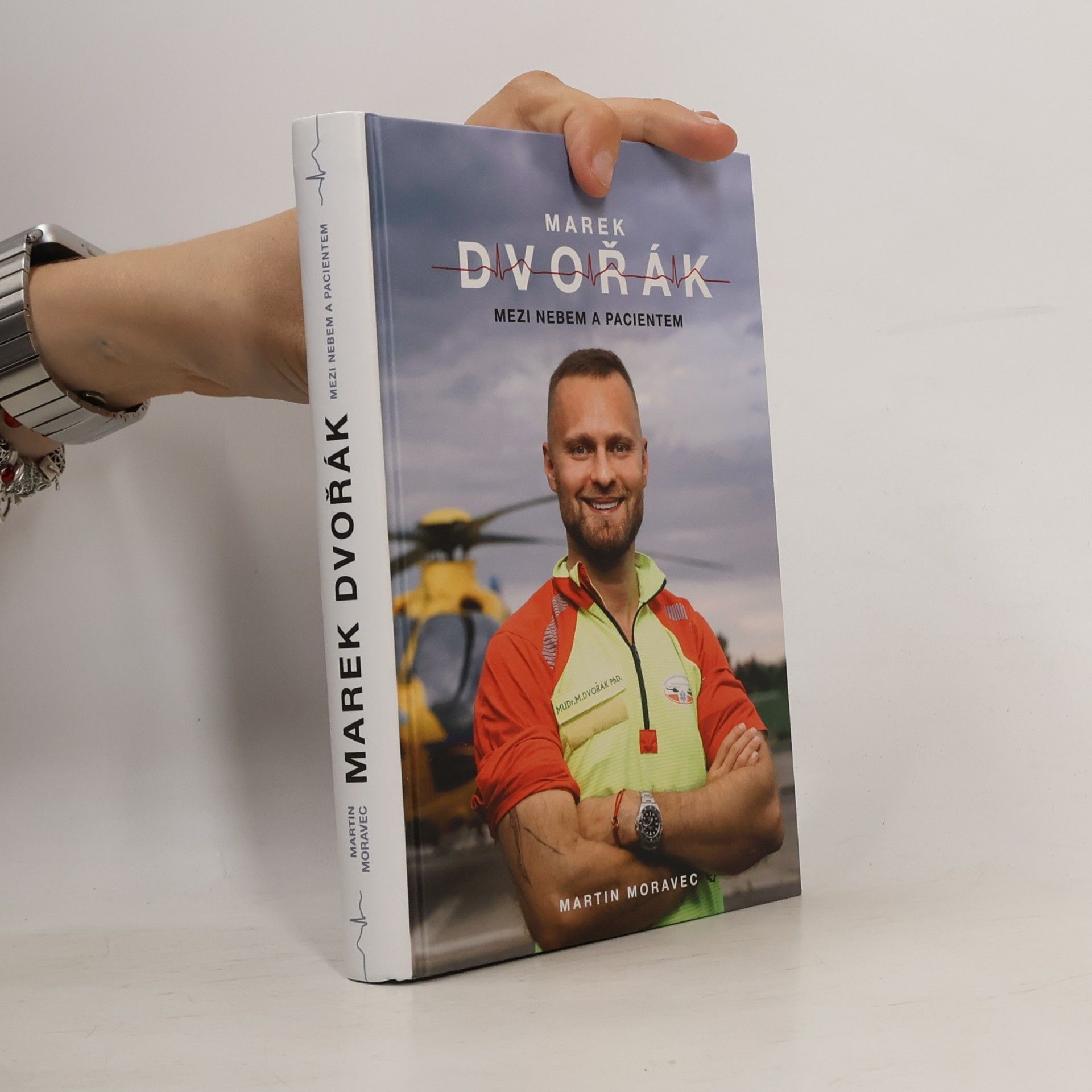 Marek Dvořák Marek Dvořák. Mezi nebem a pacientem