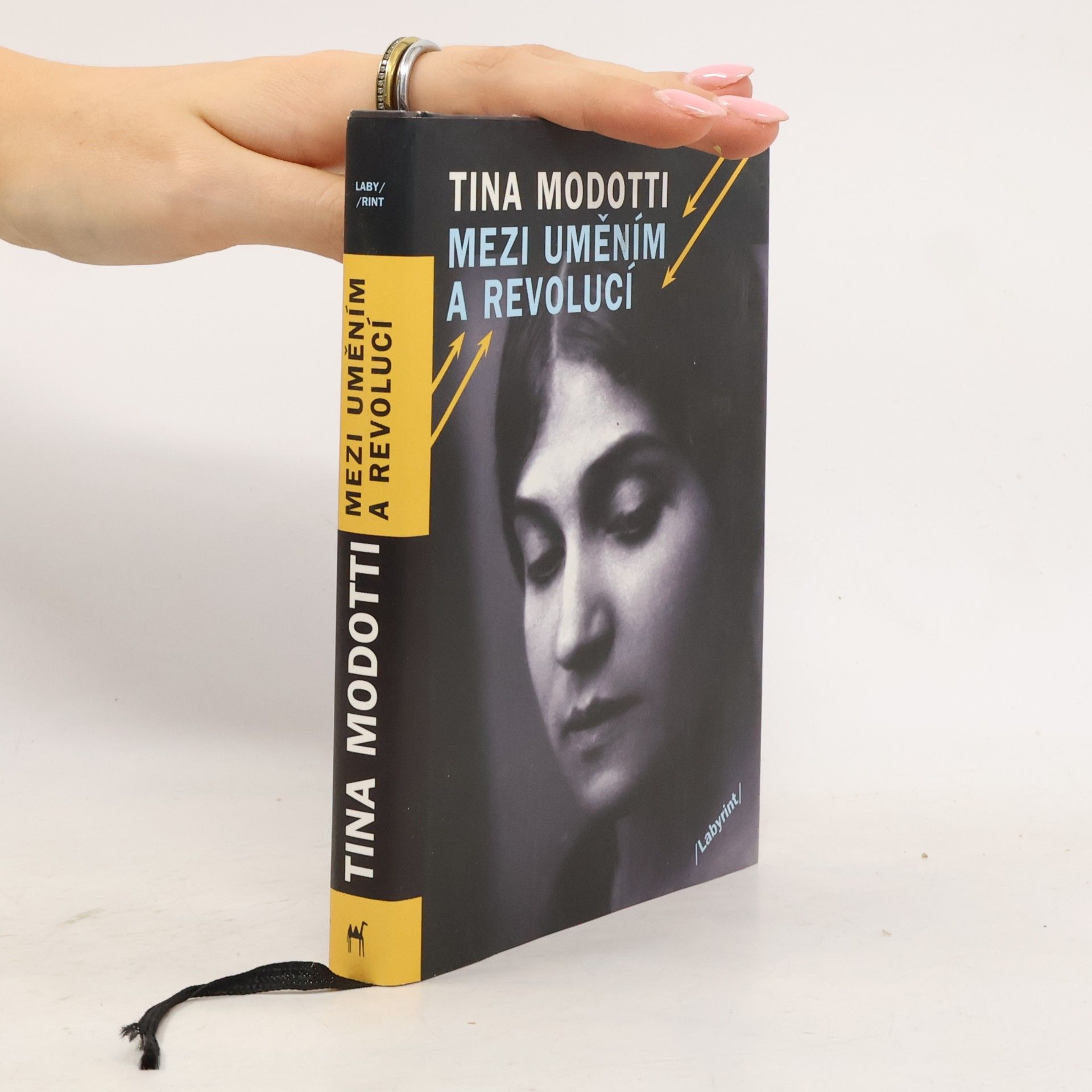 Tina Modotti Mezi uměním a revolucí