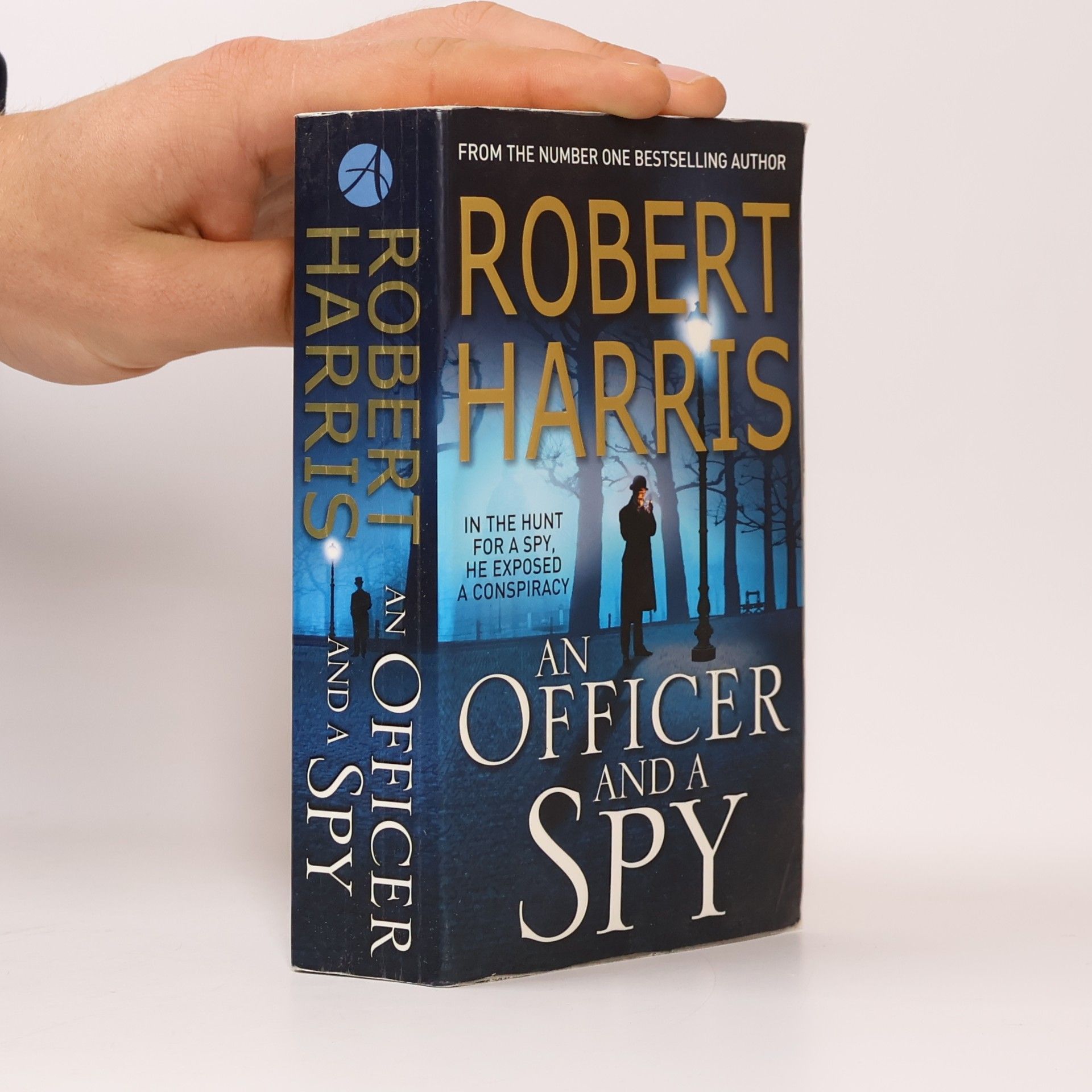 Robert Harris An officer and a spy
