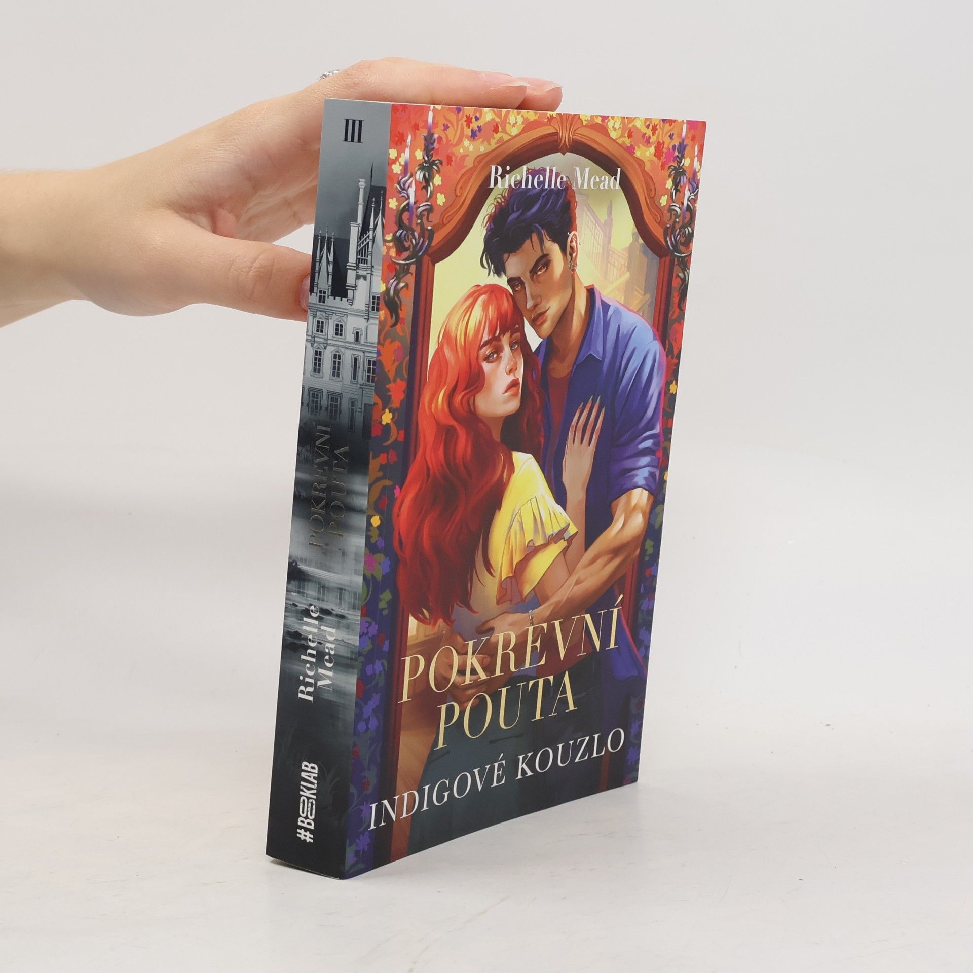 Richelle Mead Indigové kouzlo