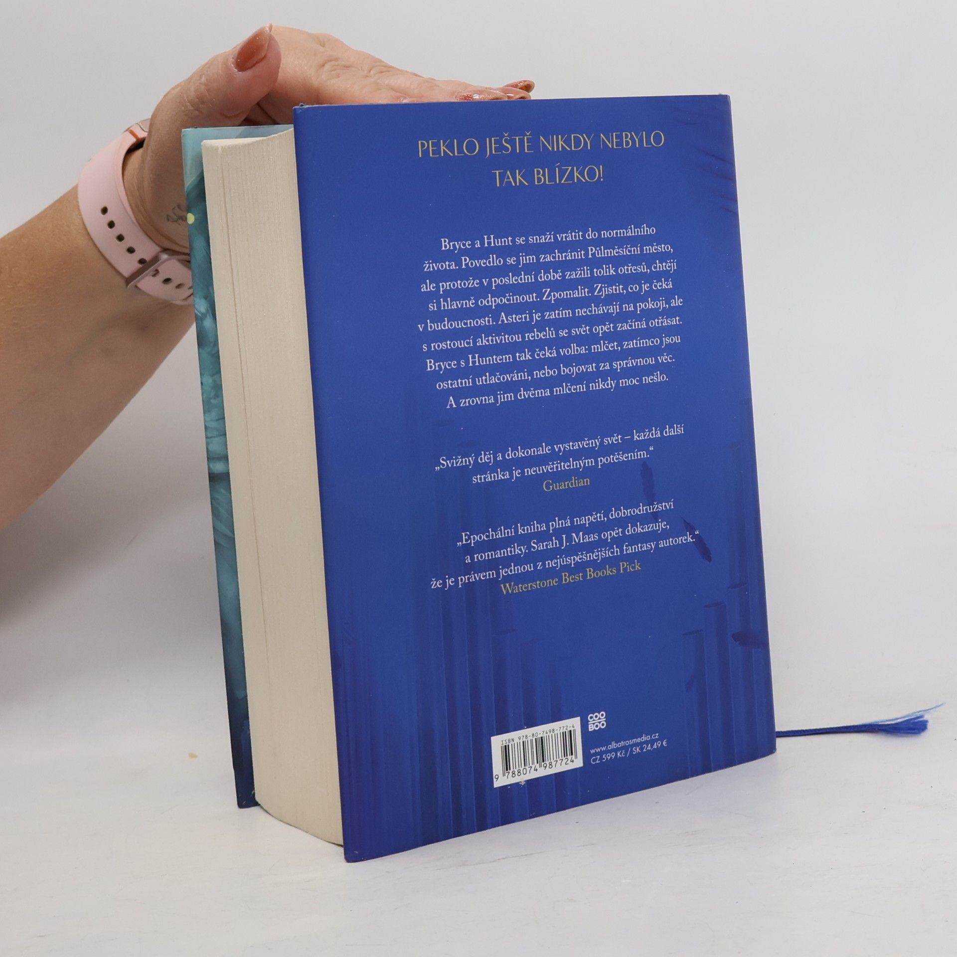 Sarah J. Maas Půlměsíční město. Rod nebes a dechu
